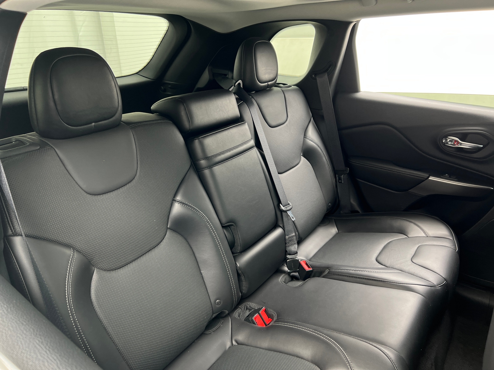 Thumbnail: 2019 Jeep Cherokee - 5