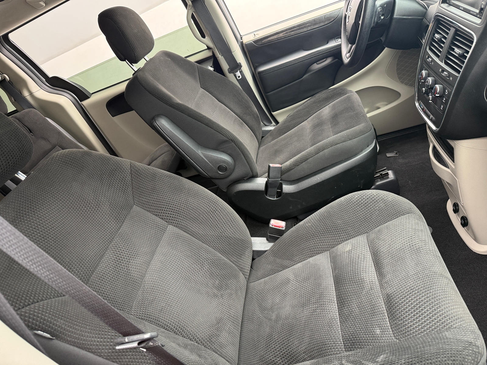 Thumbnail: 2018 Dodge Grand Caravan - 2