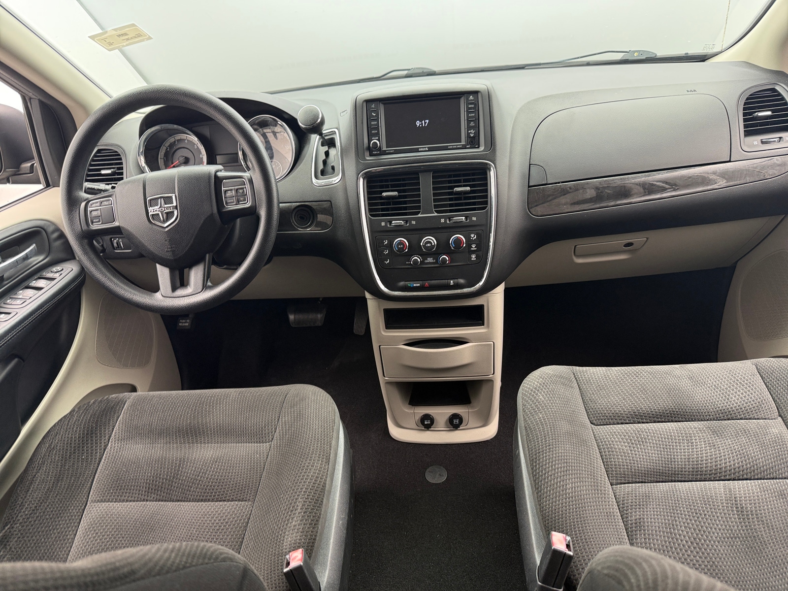 Thumbnail: 2018 Dodge Grand Caravan - 3