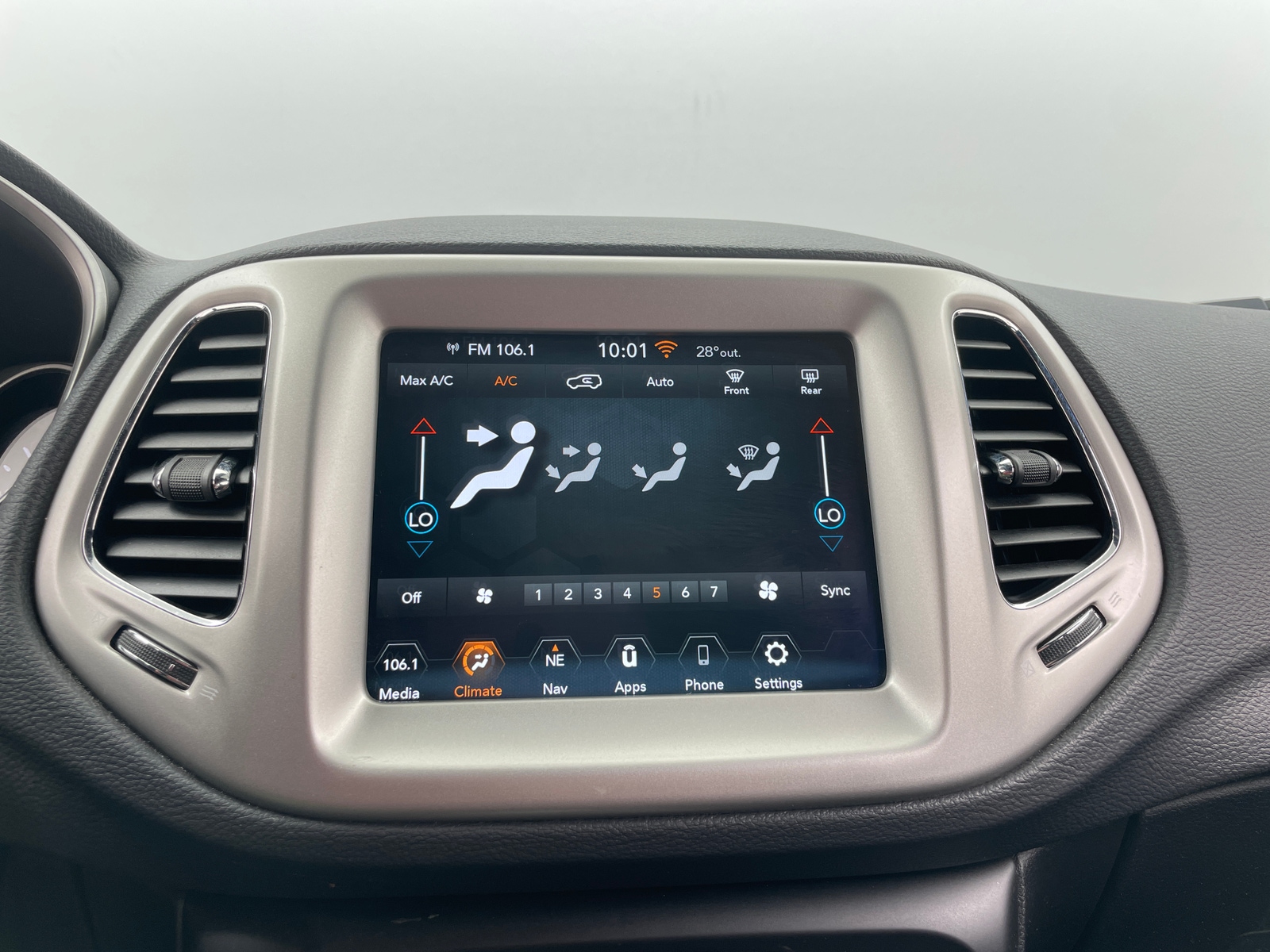 Thumbnail: 2021 Jeep Compass - 4