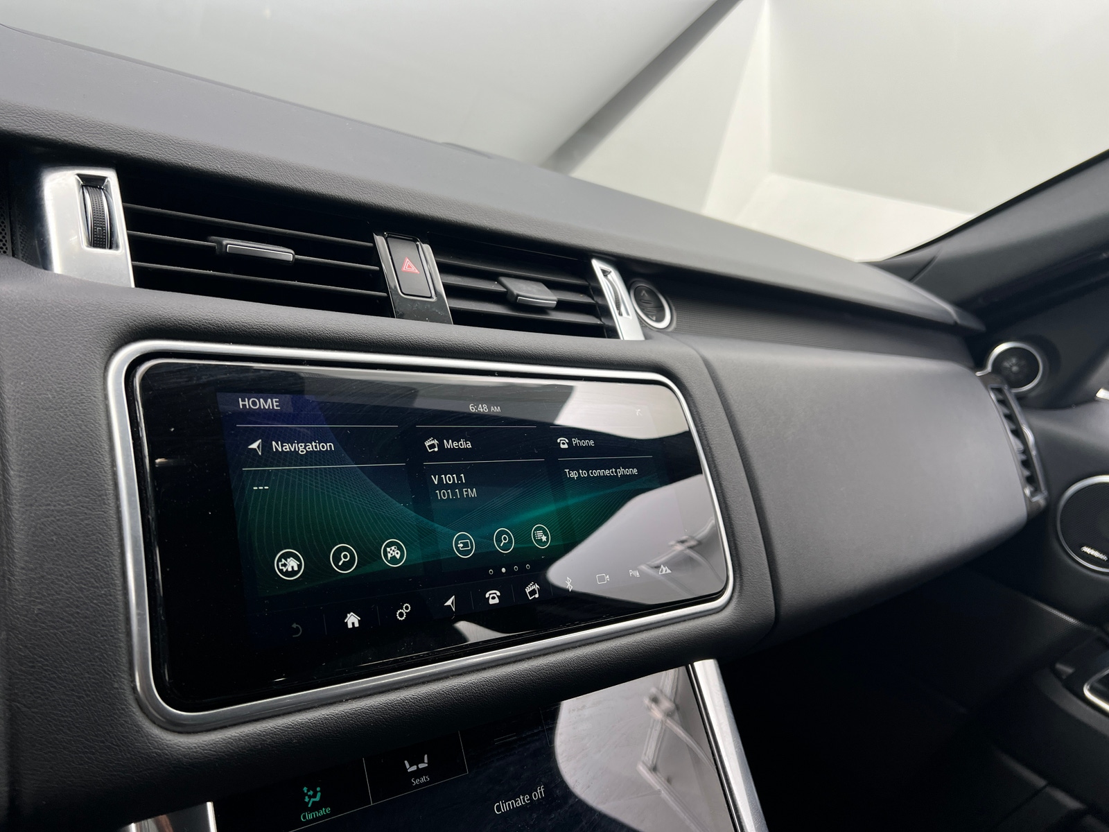 Thumbnail: 2020 Land Rover Range Rover Sport - 3