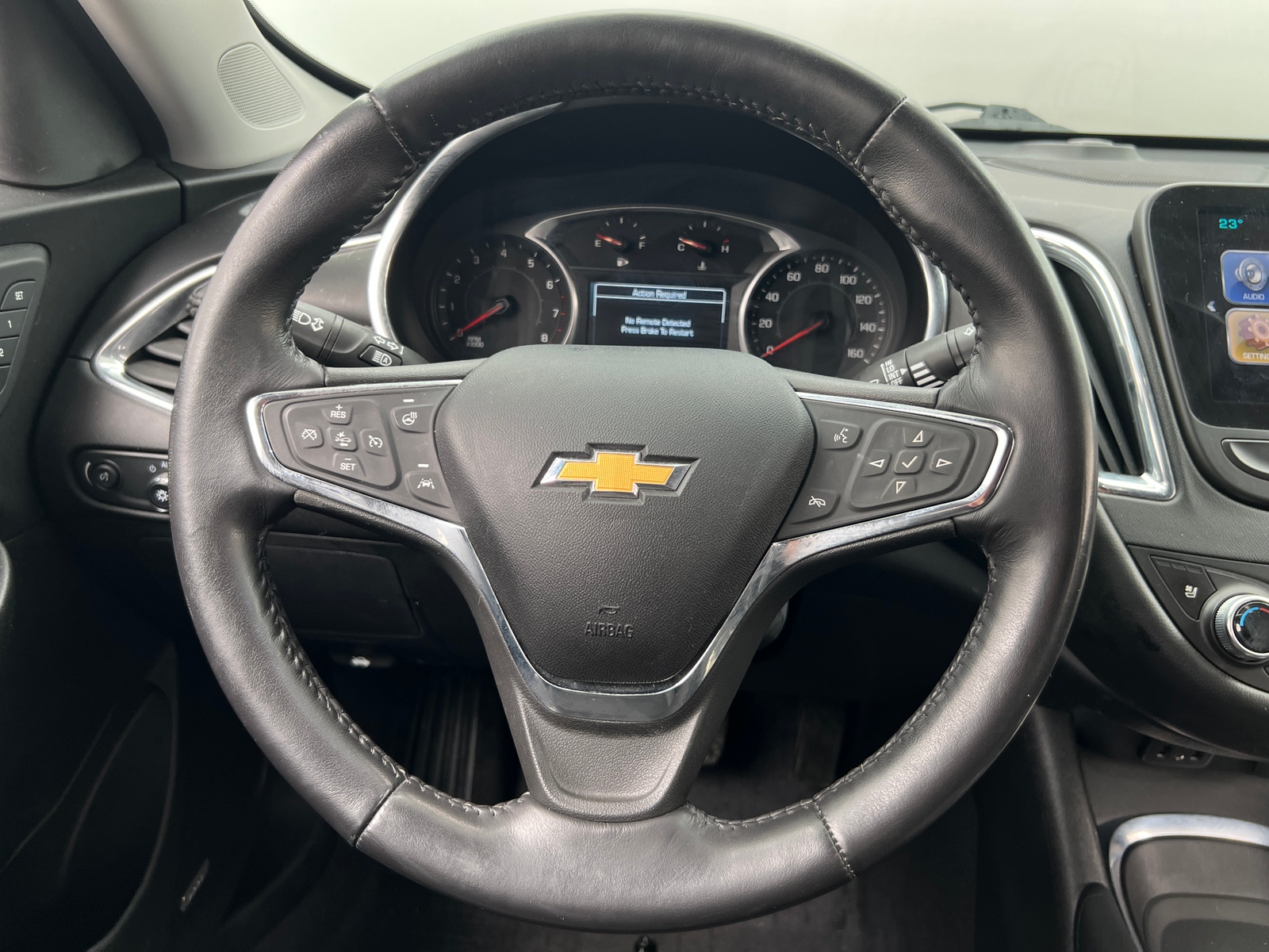 Thumbnail: 2018 Chevrolet Malibu - 4