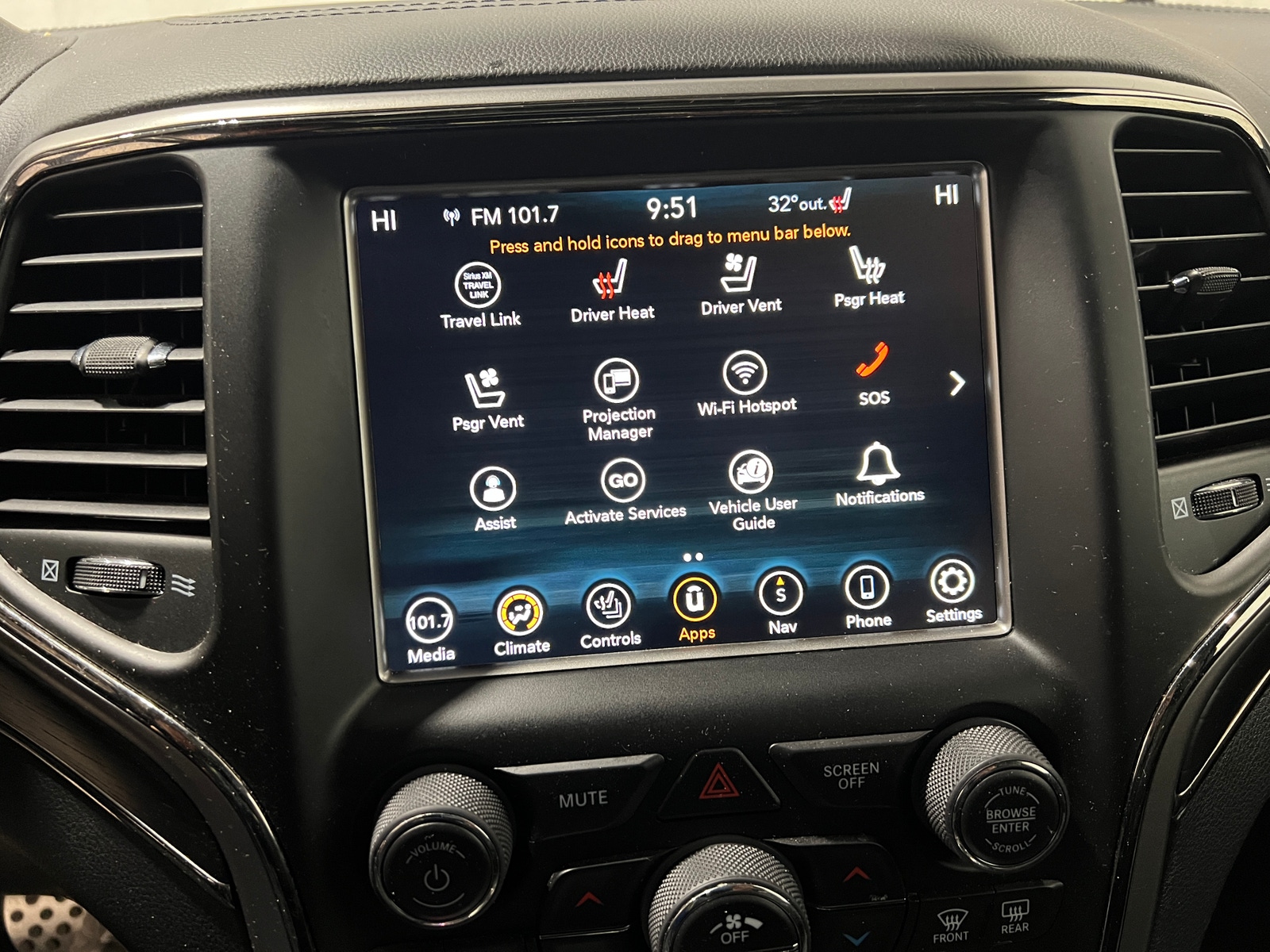 Thumbnail: 2018 Jeep Grand Cherokee - 3