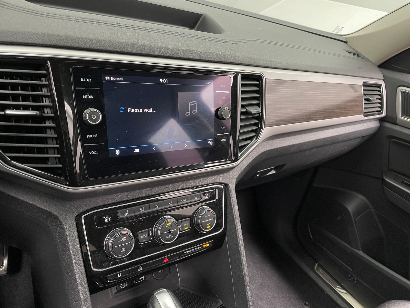 Thumbnail: 2019 Volkswagen Atlas - 3