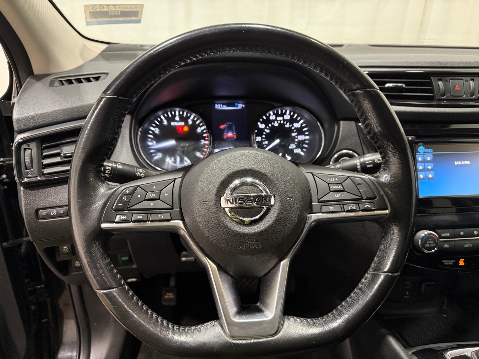 Thumbnail: 2017 Nissan Rogue Sport - 5