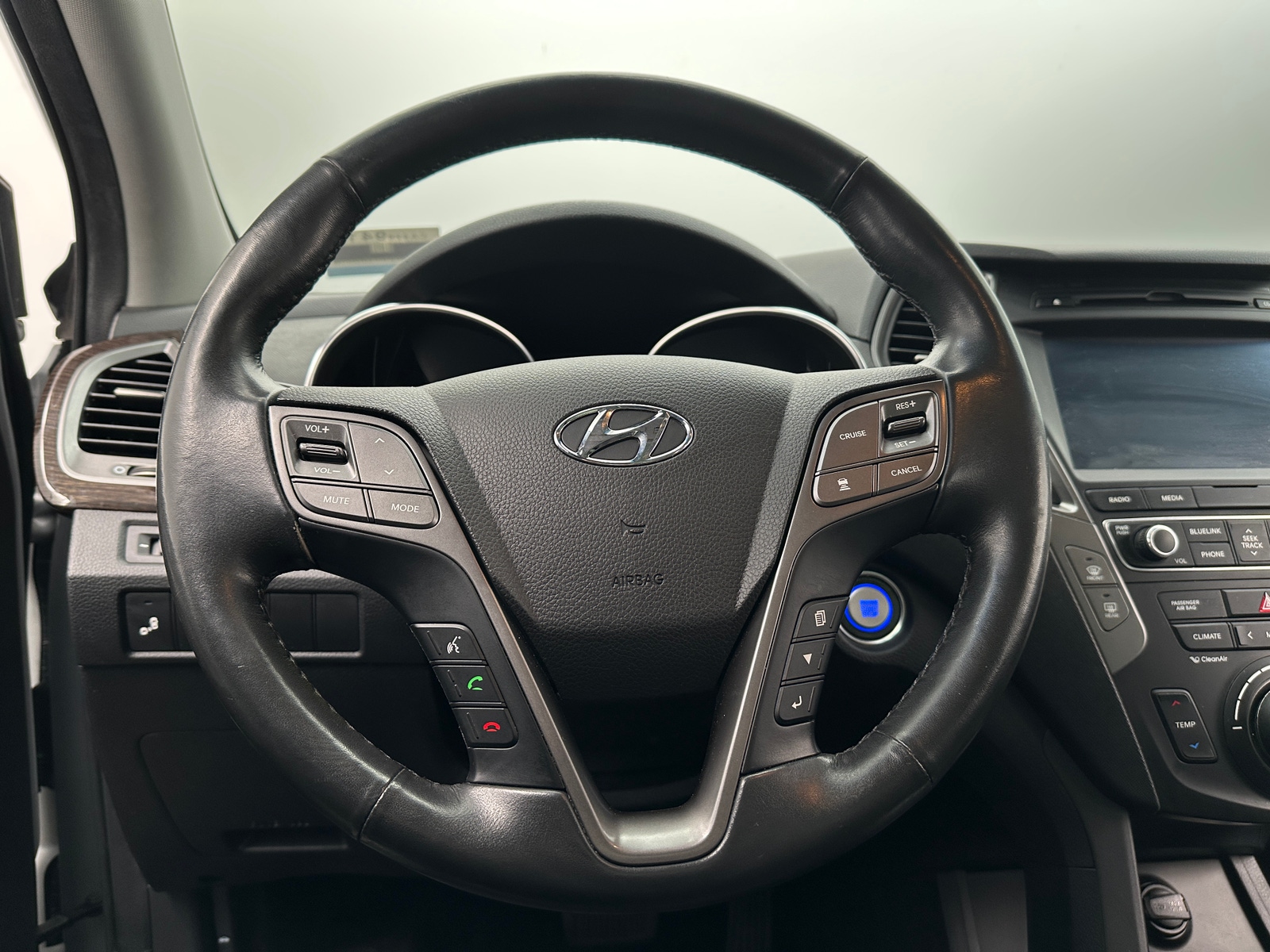 Thumbnail: 2017 Hyundai Santa Fe - 4