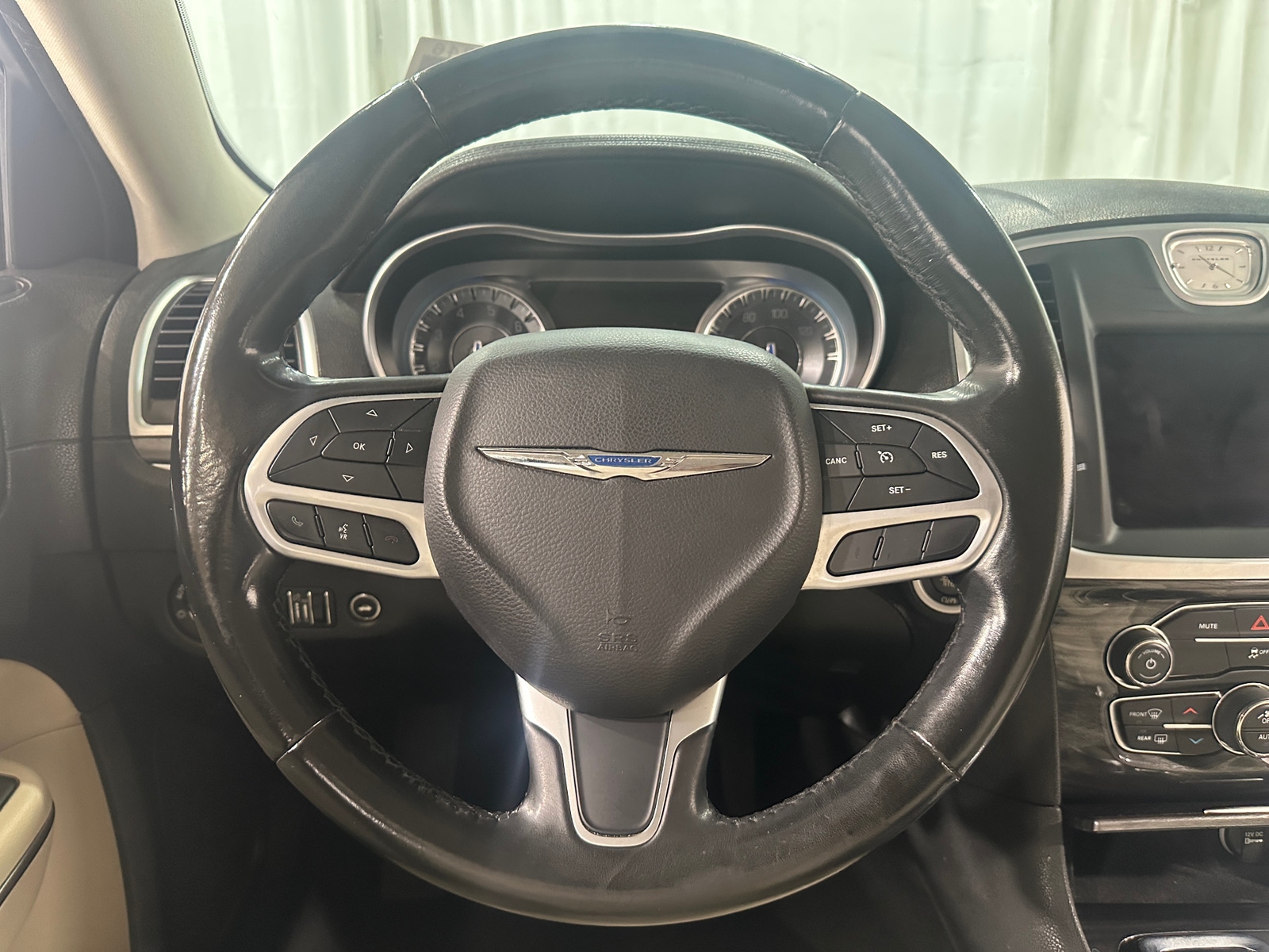 Thumbnail: 2019 Chrysler 300 - 5