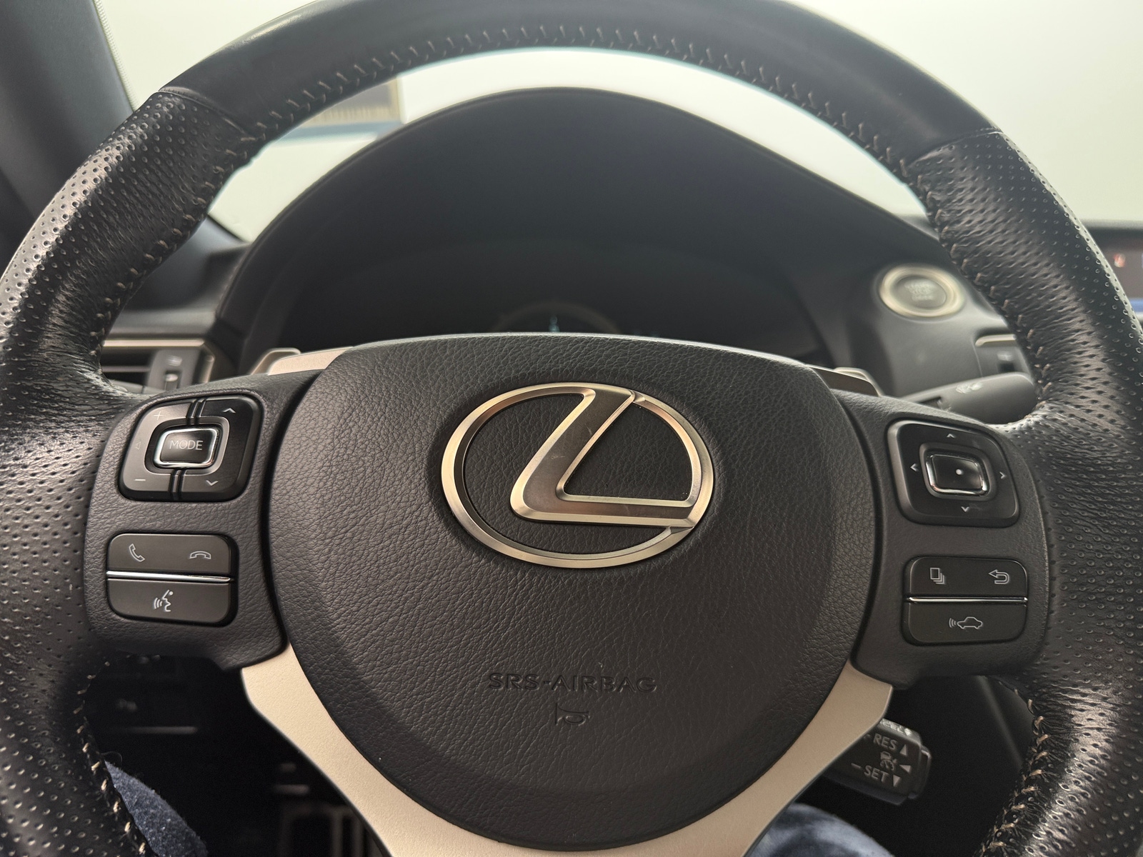 Thumbnail: 2017 Lexus RC - 3