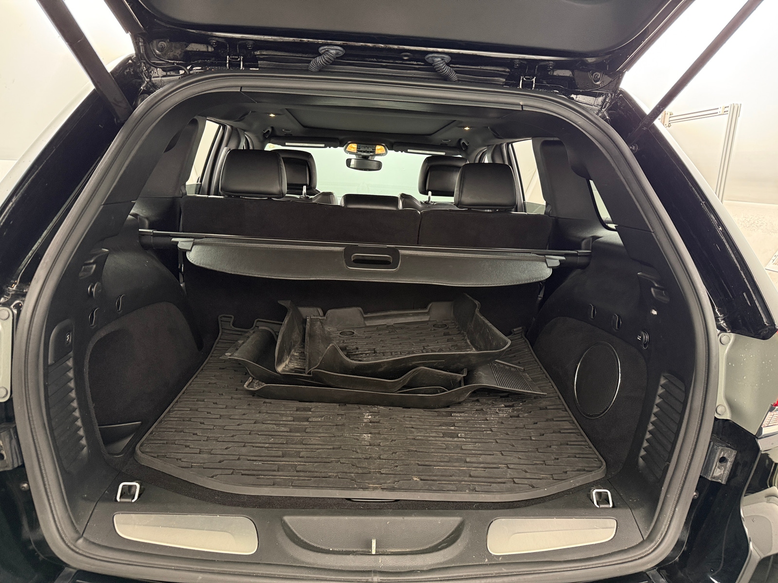 Thumbnail: 2018 Jeep Grand Cherokee - 6