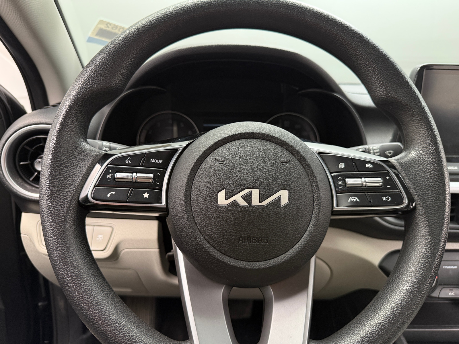 Thumbnail: 2022 Kia Forte - 5