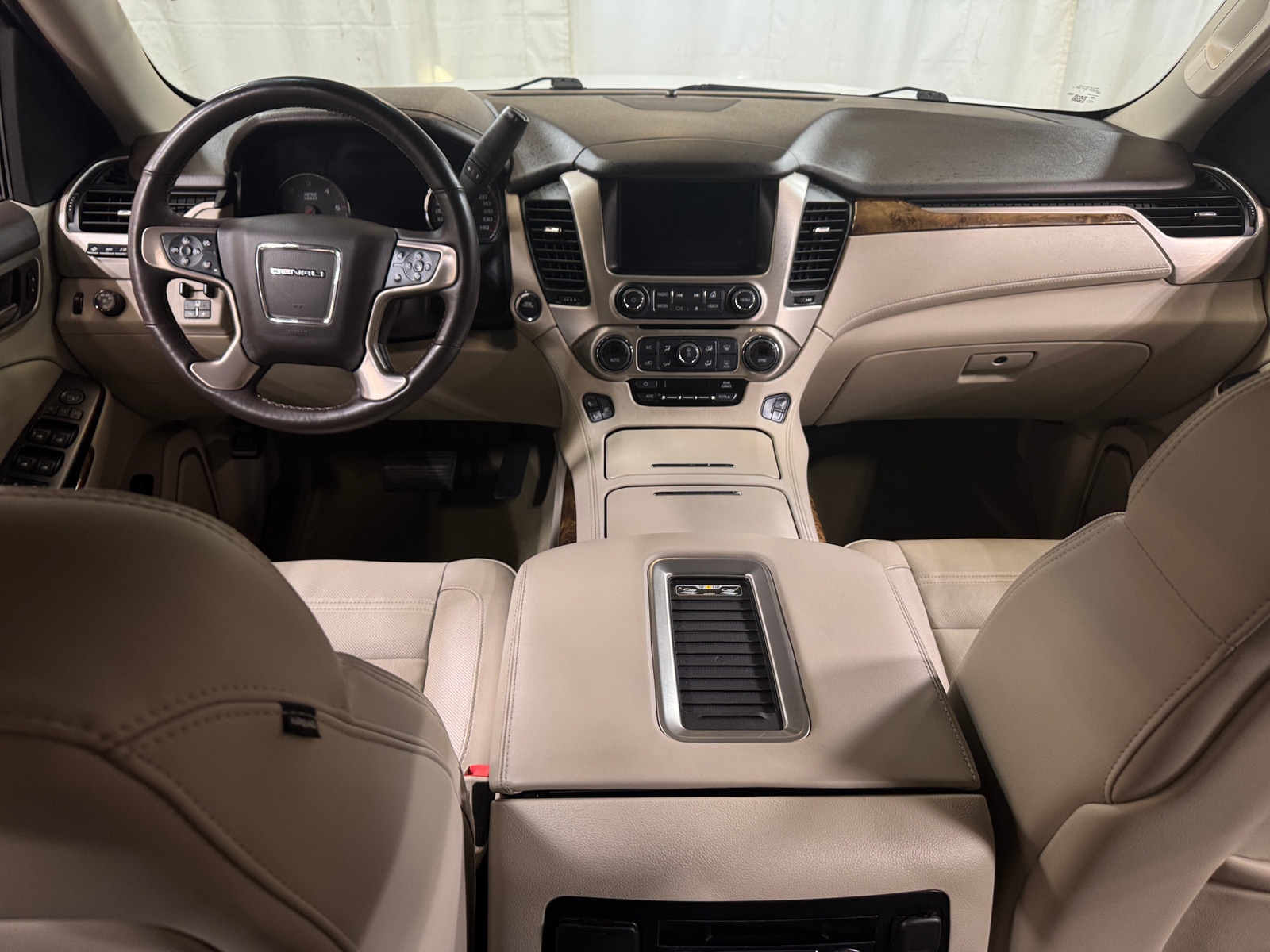 Thumbnail: 2016 GMC Yukon - 2