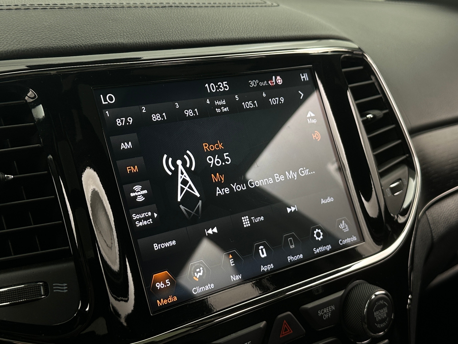 Thumbnail: 2020 Jeep Grand Cherokee - 3