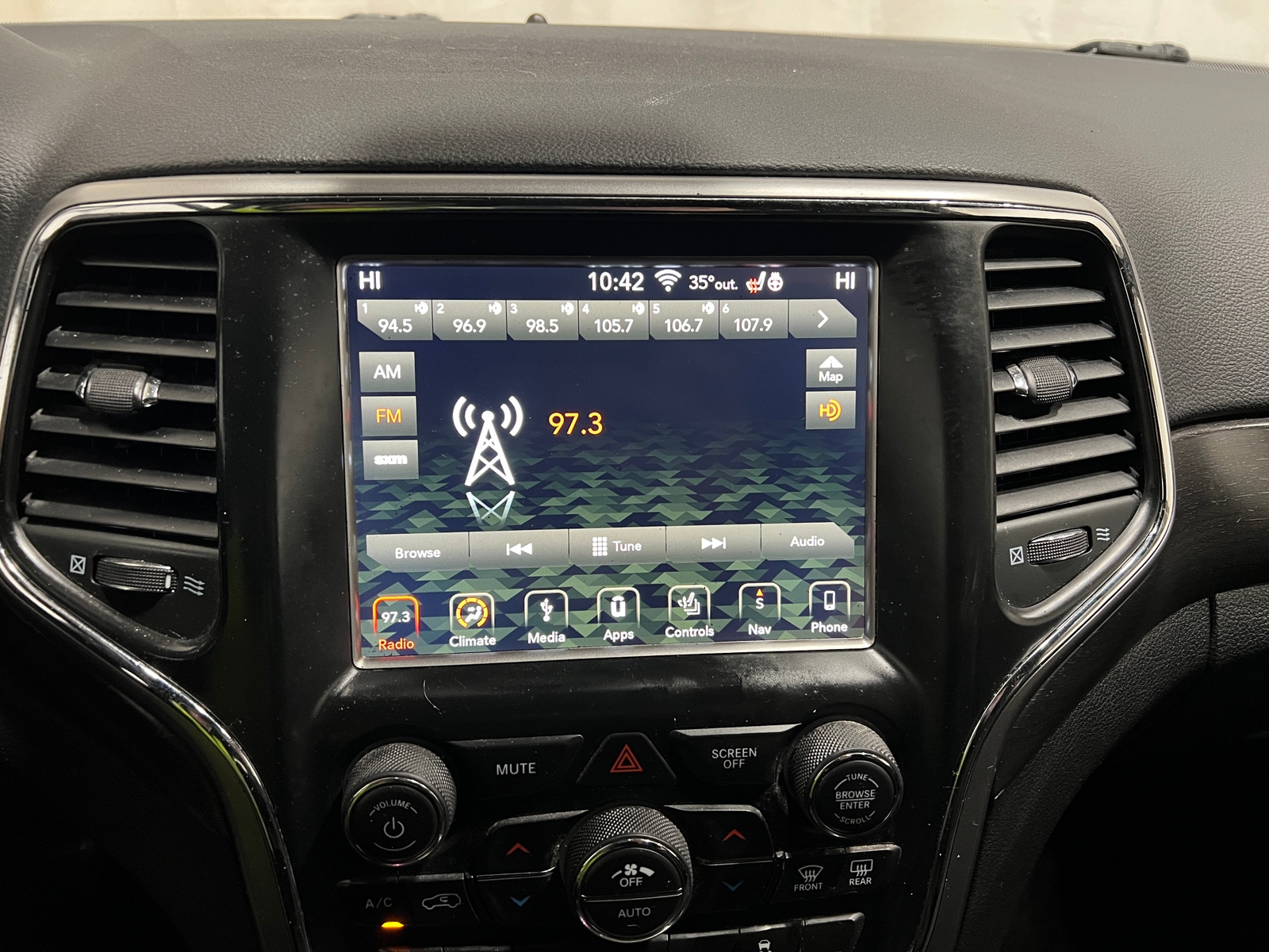 Thumbnail: 2018 Jeep Grand Cherokee - 4