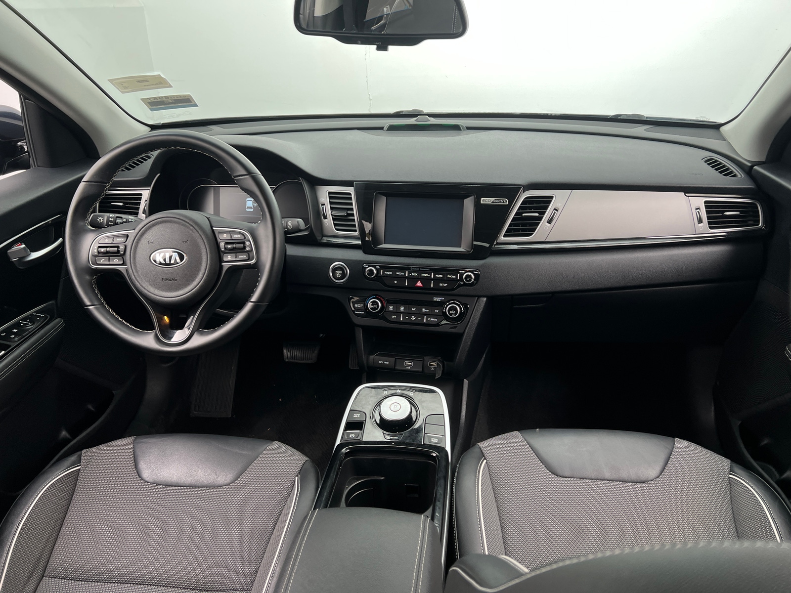 Thumbnail: 2019 Kia Niro - 3