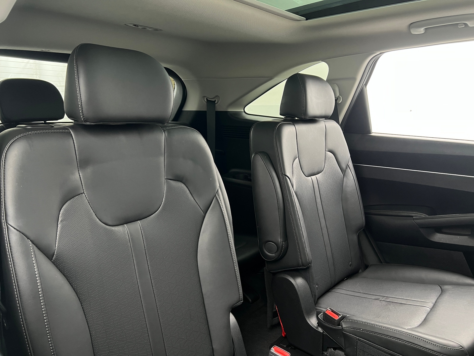 Thumbnail: 2023 Kia Sorento - 5