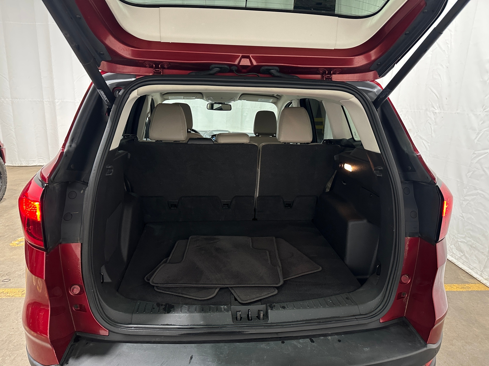 Thumbnail: 2019 Ford Escape - 6