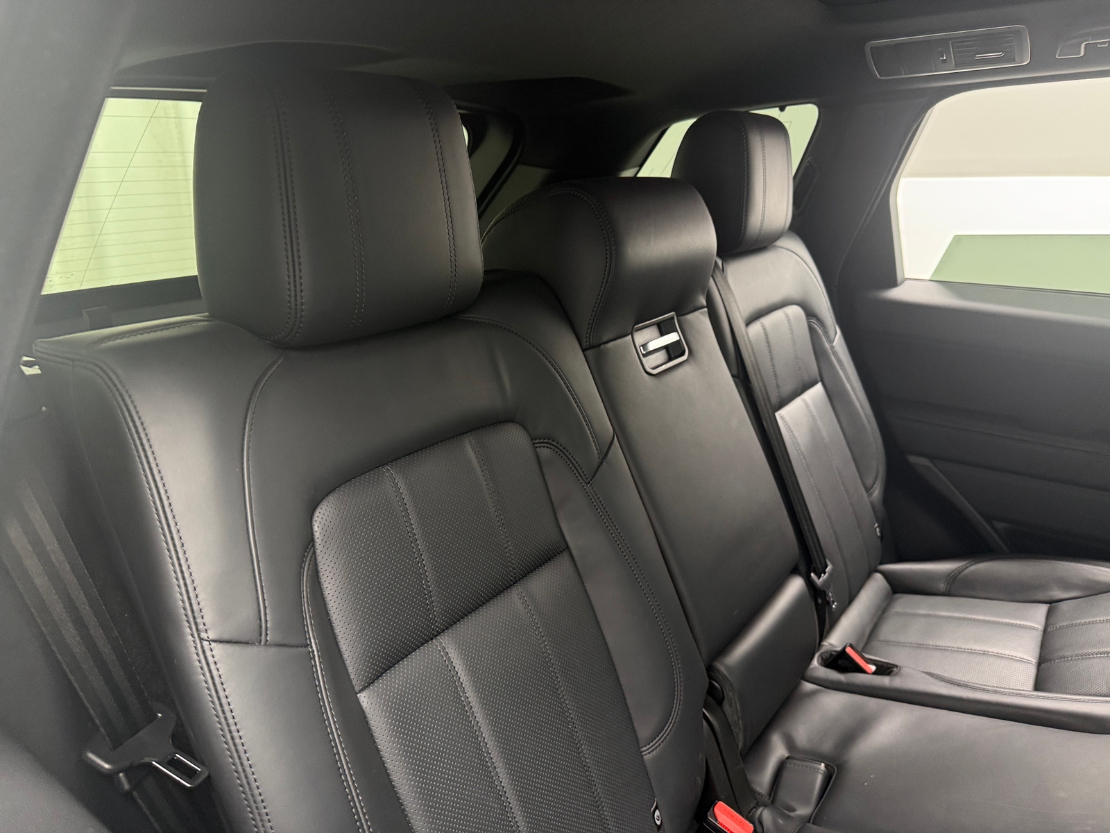 Thumbnail: 2022 Land Rover Range Rover Sport - 5