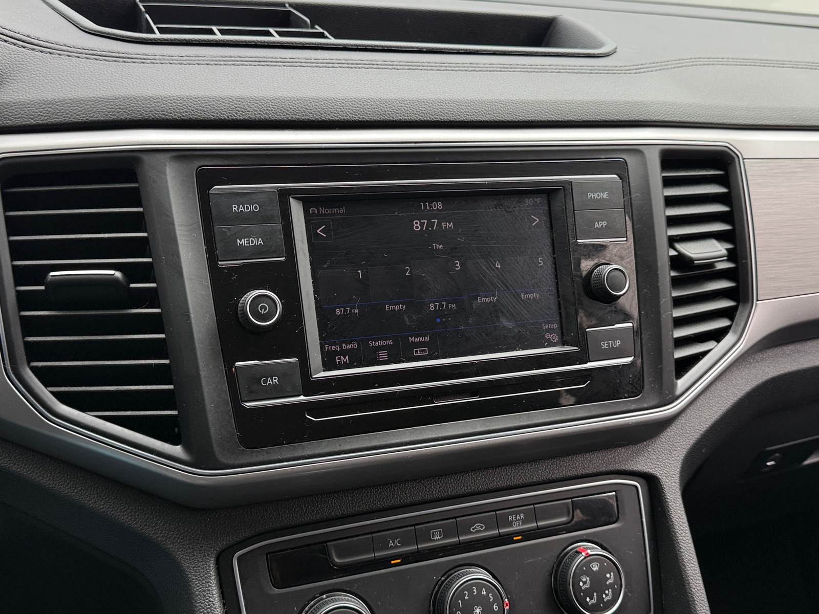 Thumbnail: 2018 Volkswagen Atlas - 4