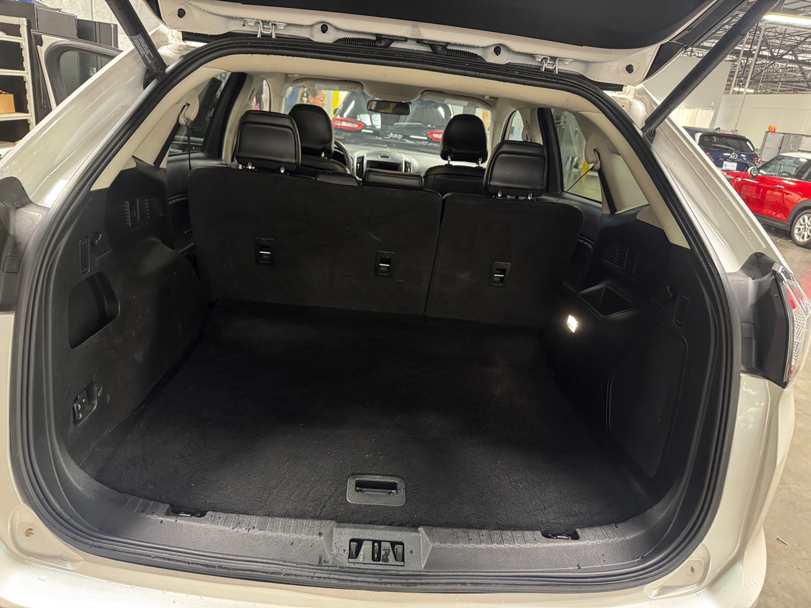 Thumbnail: 2018 Ford Edge - 6