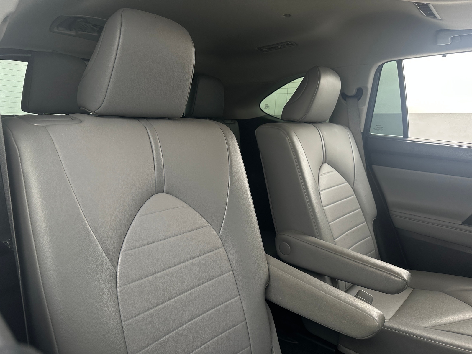 Thumbnail: 2021 Toyota Highlander - 5