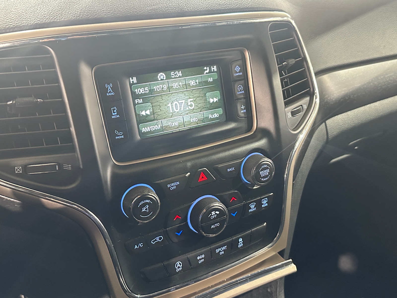 Thumbnail: 2016 Jeep Grand Cherokee - 4