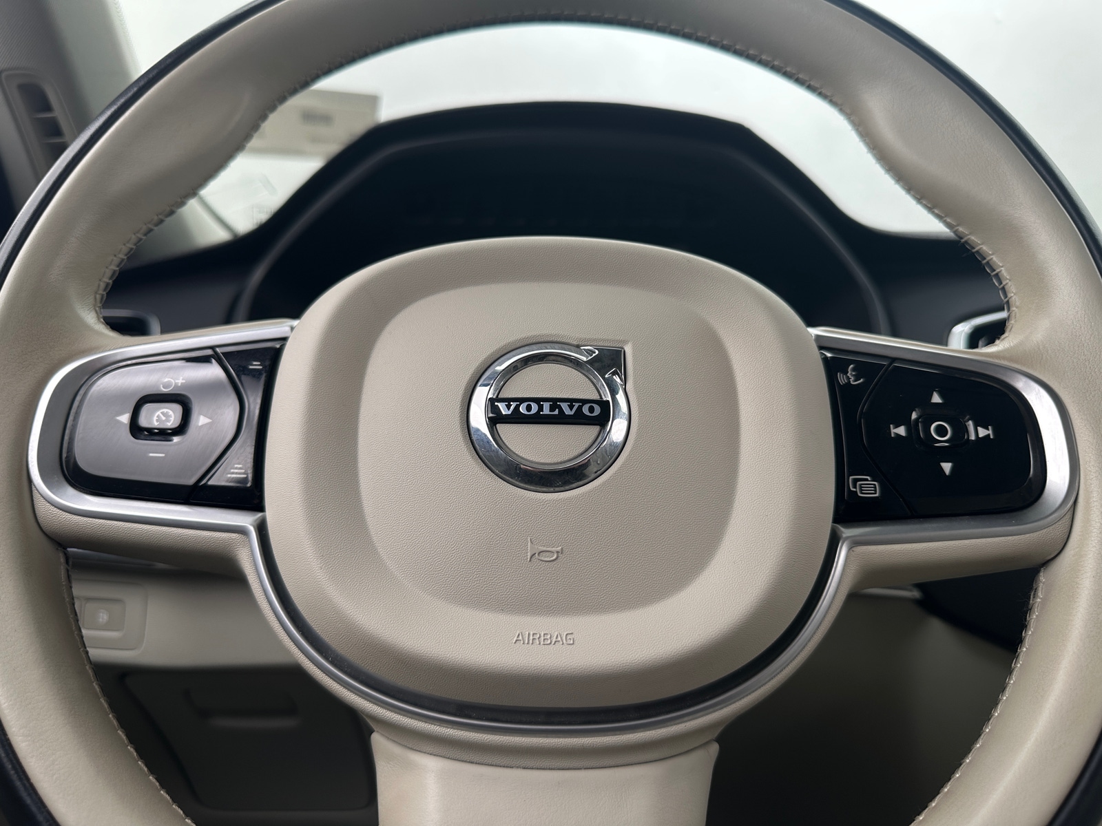 Thumbnail: 2020 Volvo XC90 - 4