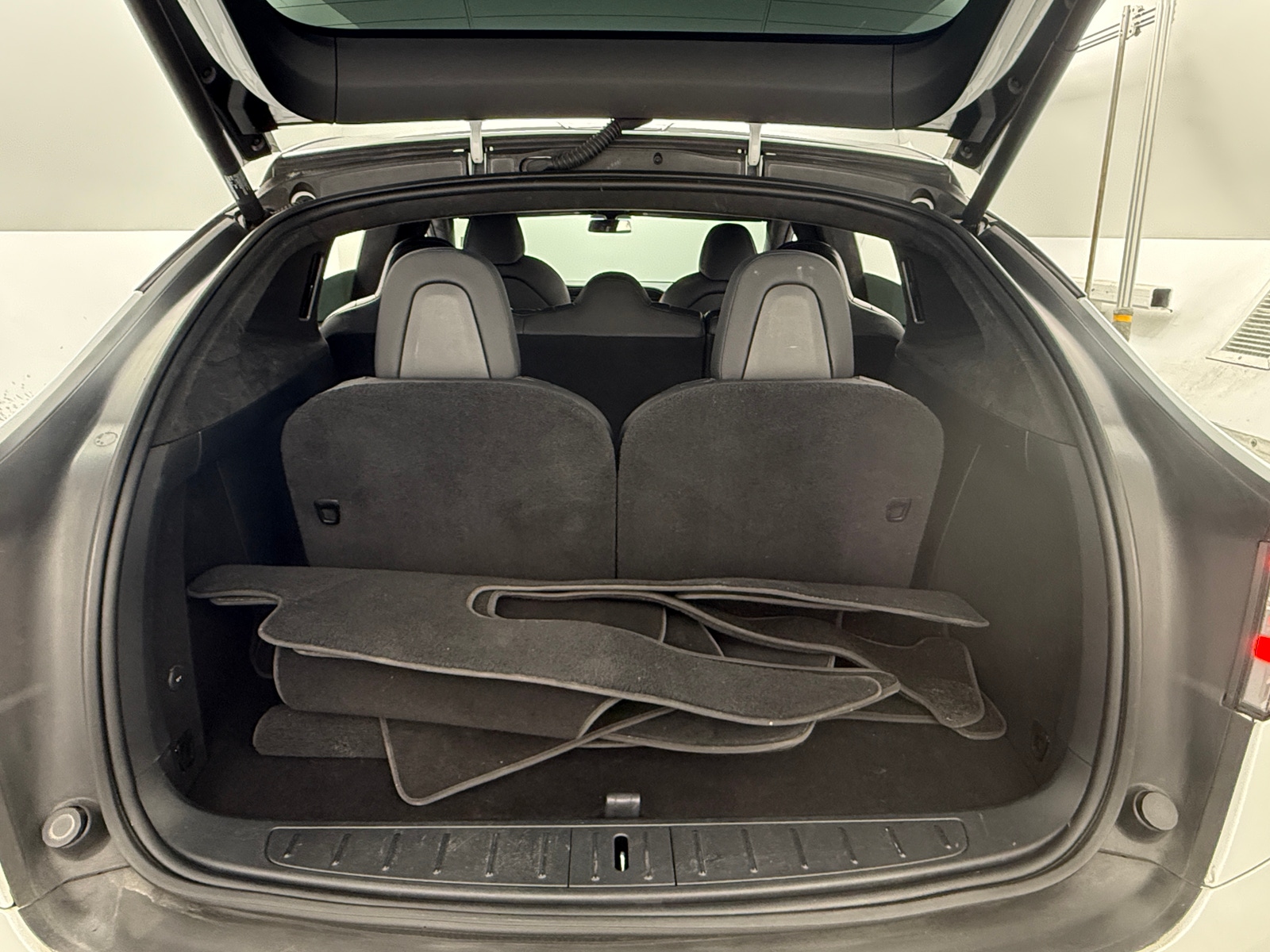 Thumbnail: 2020 Tesla Model X - 6