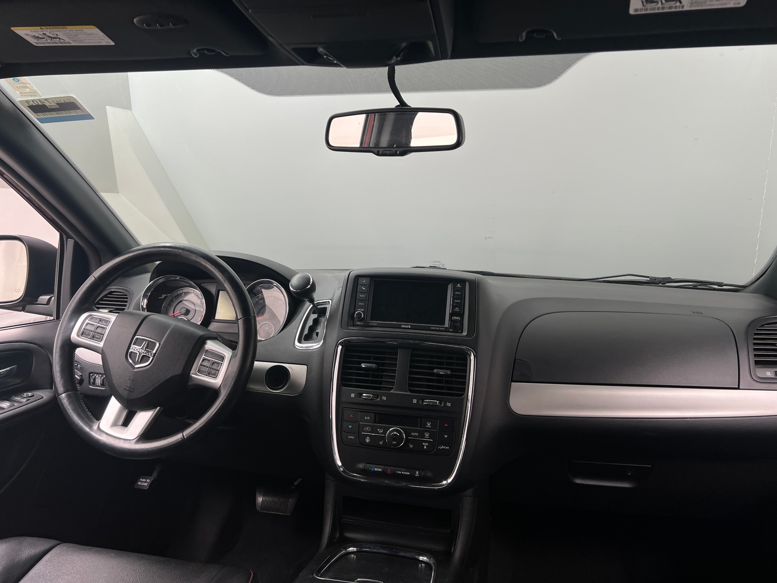 Thumbnail: 2018 Dodge Grand Caravan - 2