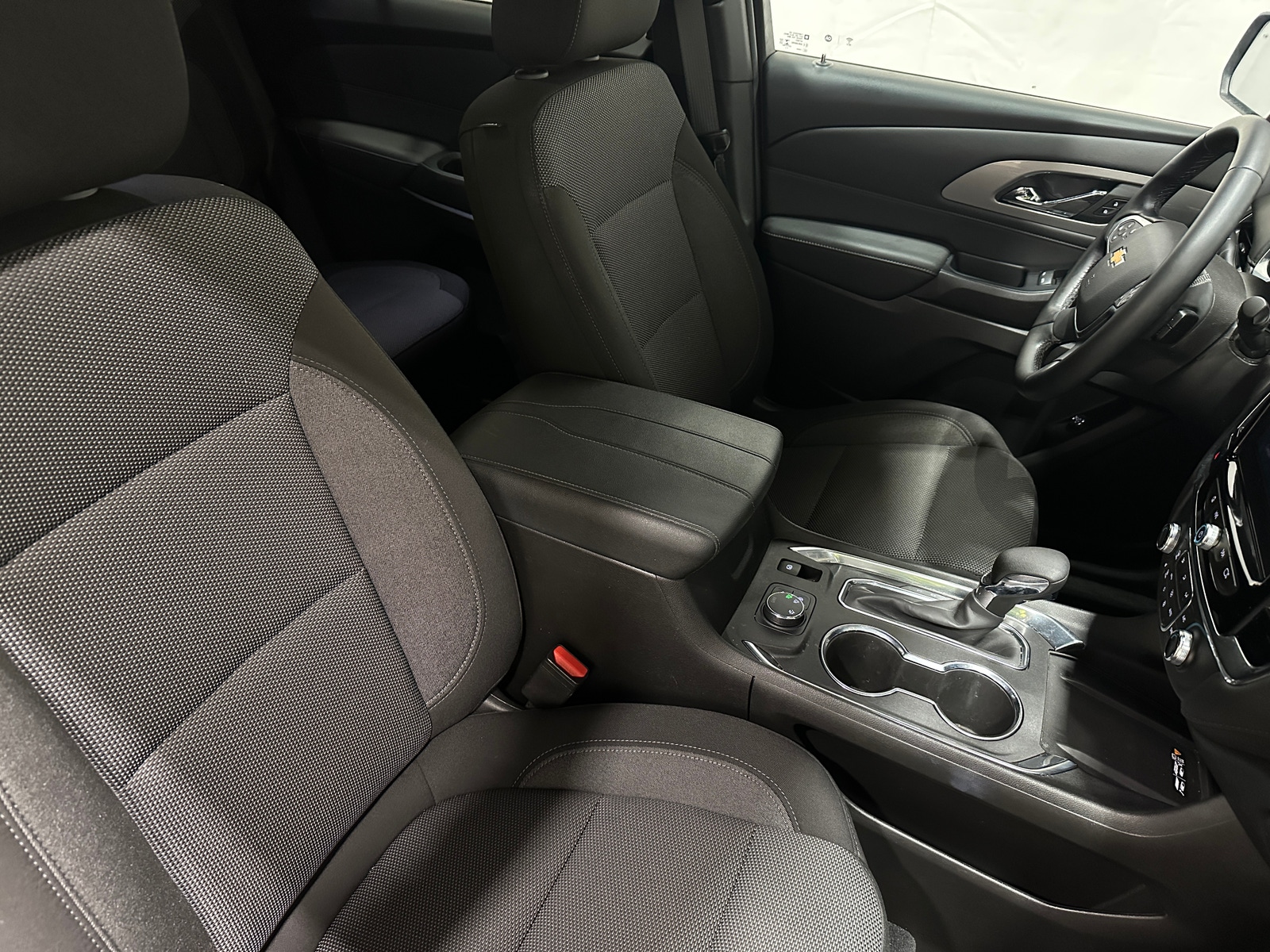 Thumbnail: 2023 Chevrolet Traverse - 2