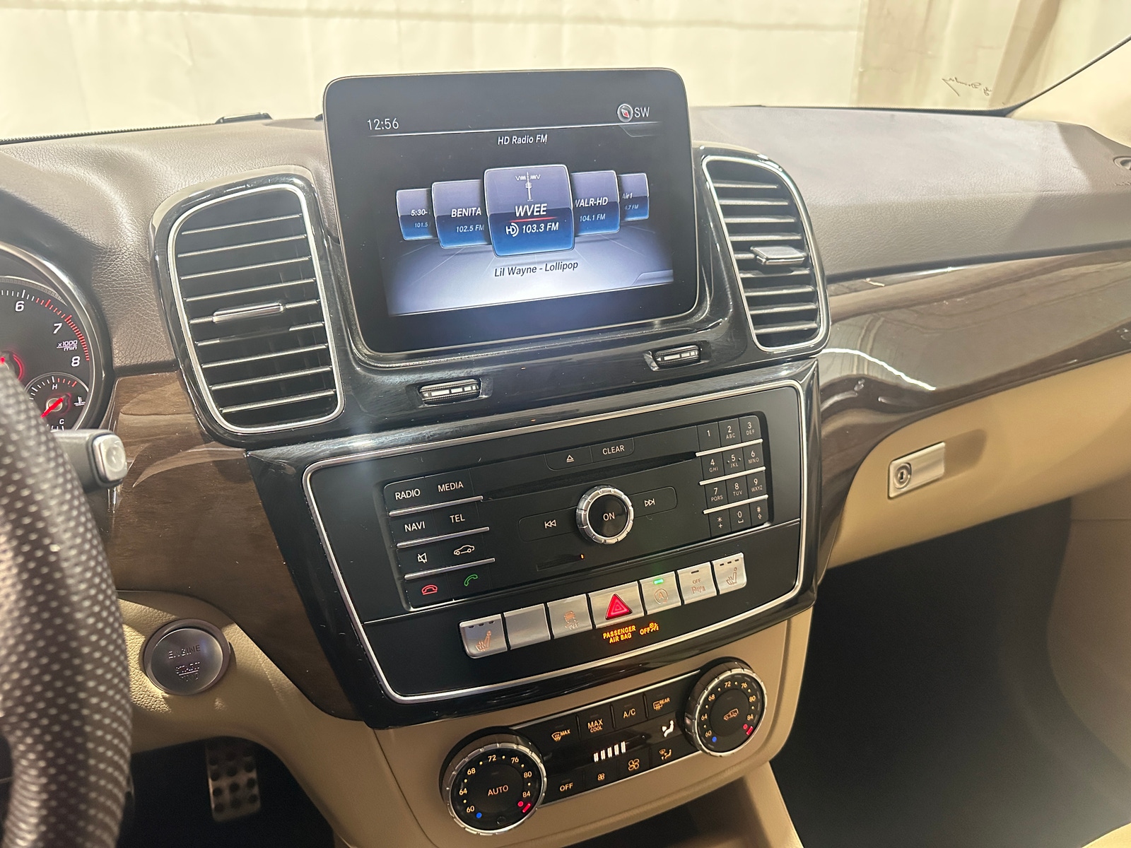 Thumbnail: 2019 Mercedes-Benz GLE - 3