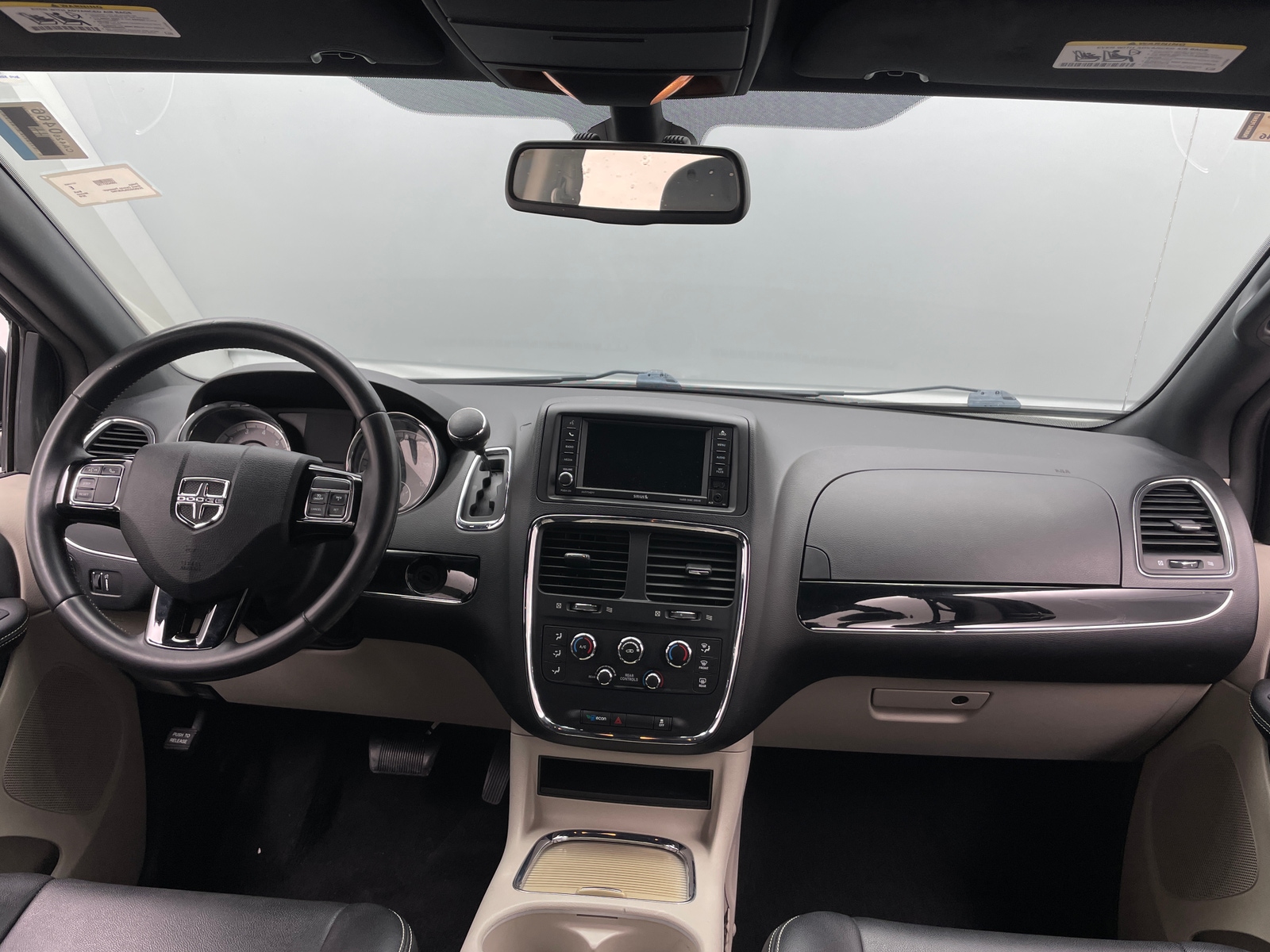 Thumbnail: 2018 Dodge Grand Caravan - 2