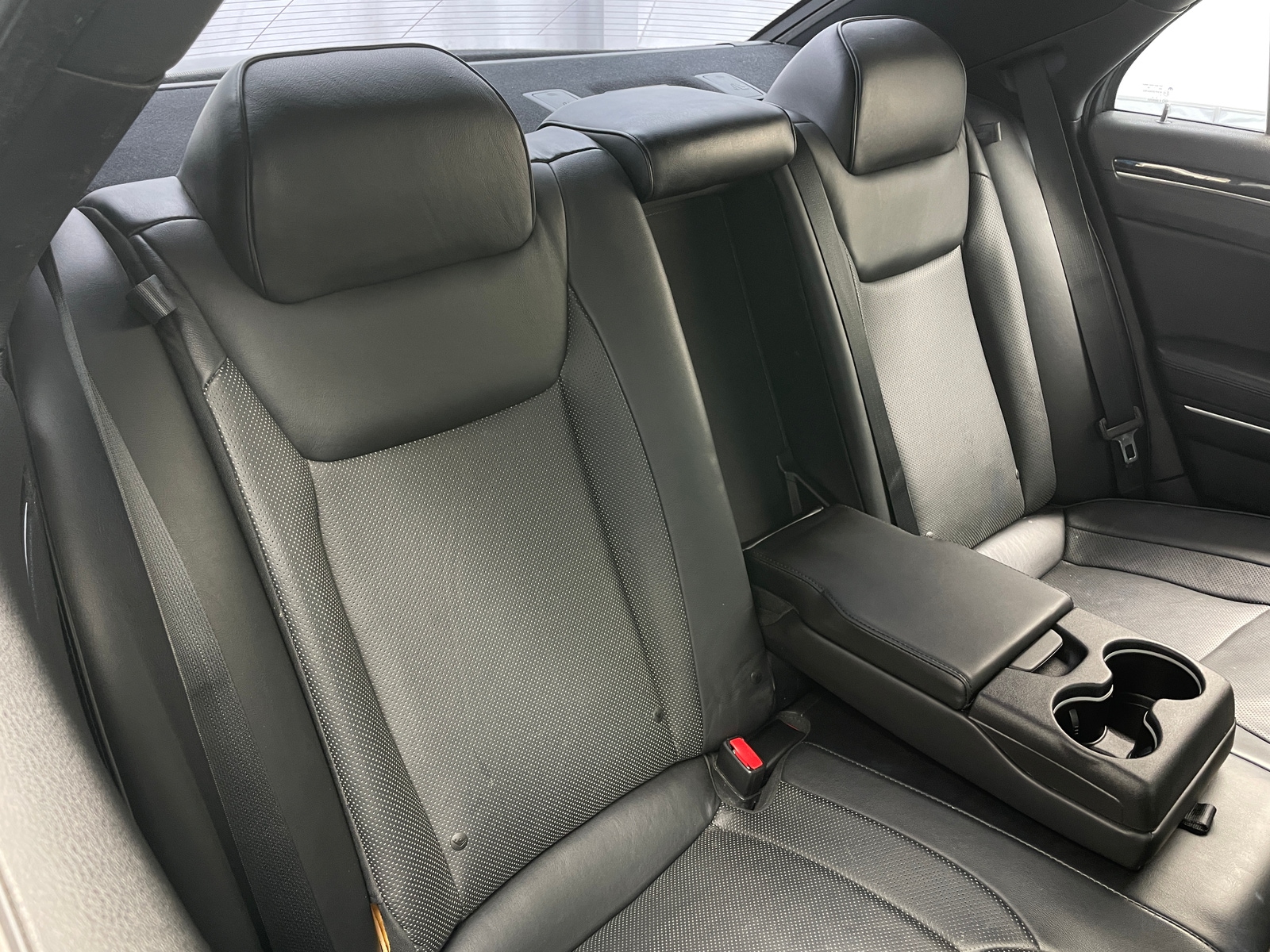 Thumbnail: 2014 Chrysler 300 - 5