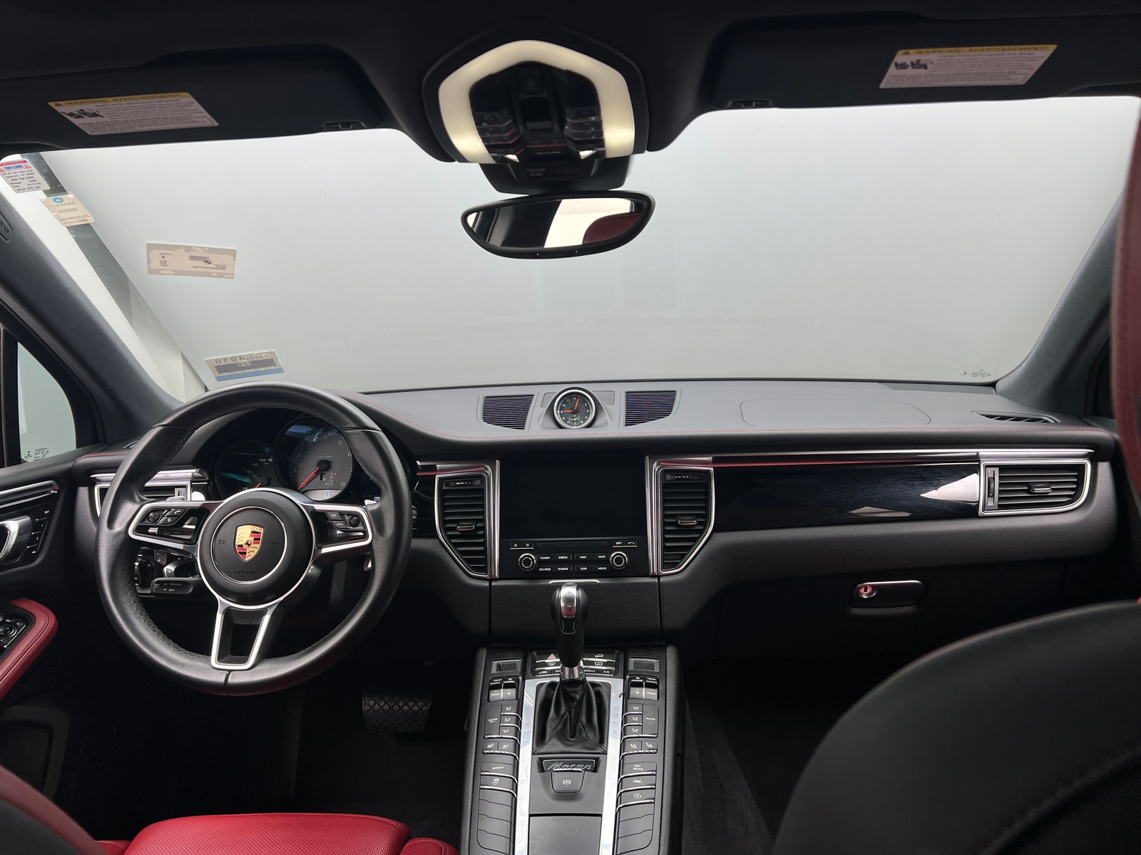 Thumbnail: 2017 Porsche Macan - 2