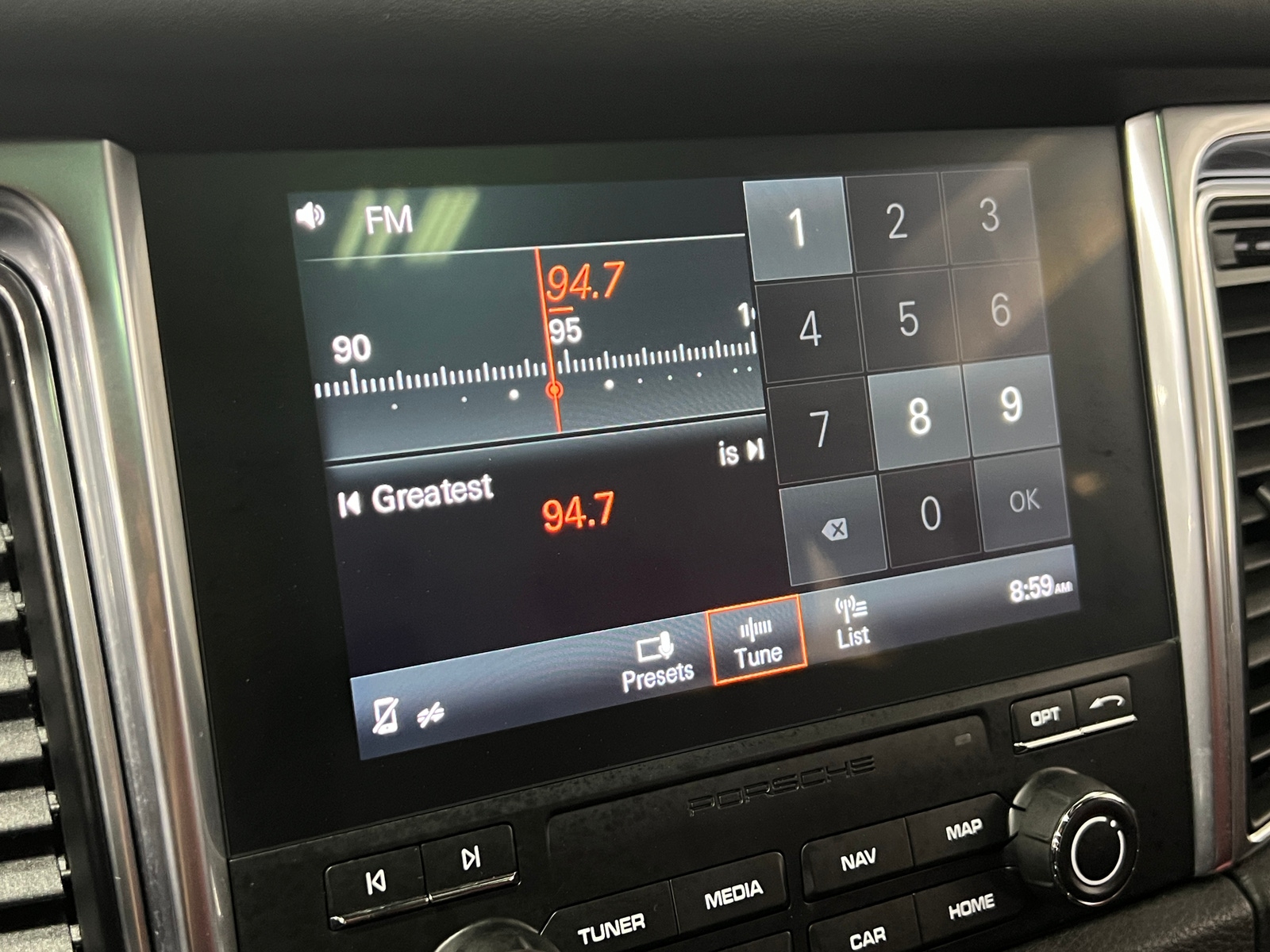 Thumbnail: 2017 Porsche Macan - 3