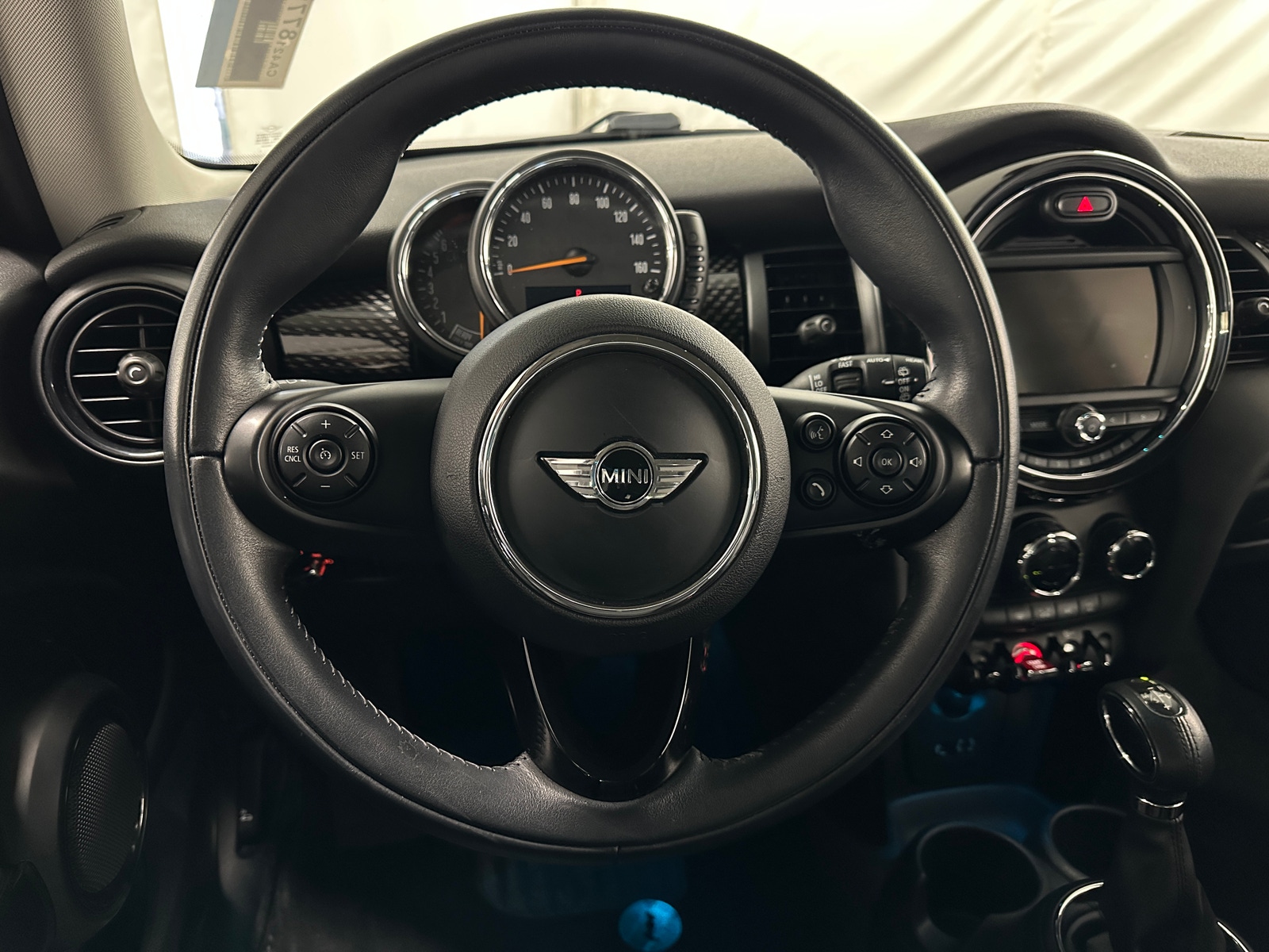 Thumbnail: 2016 MINI Cooper Hardtop - 4