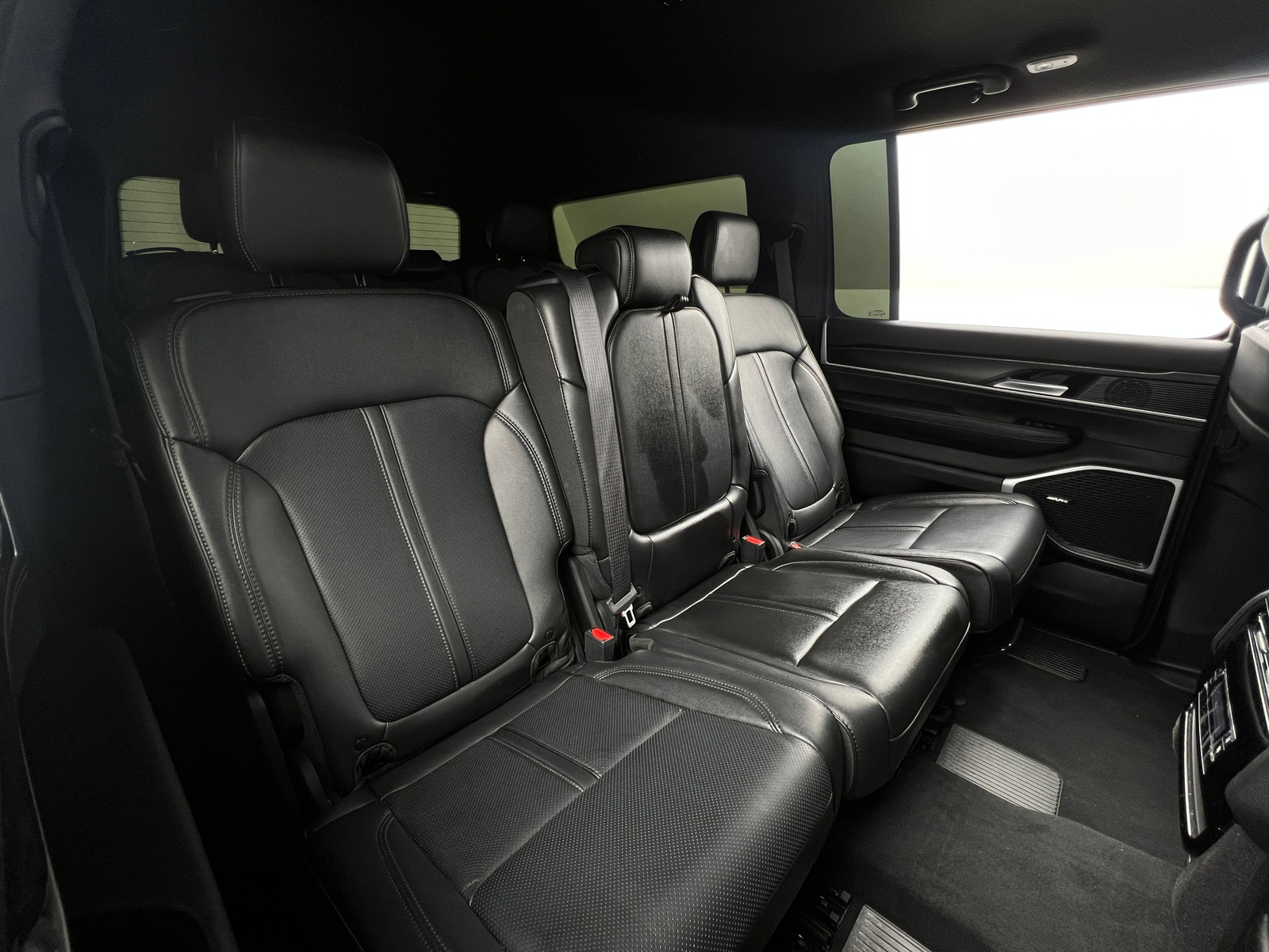 Thumbnail: 2024 Jeep Wagoneer - 5