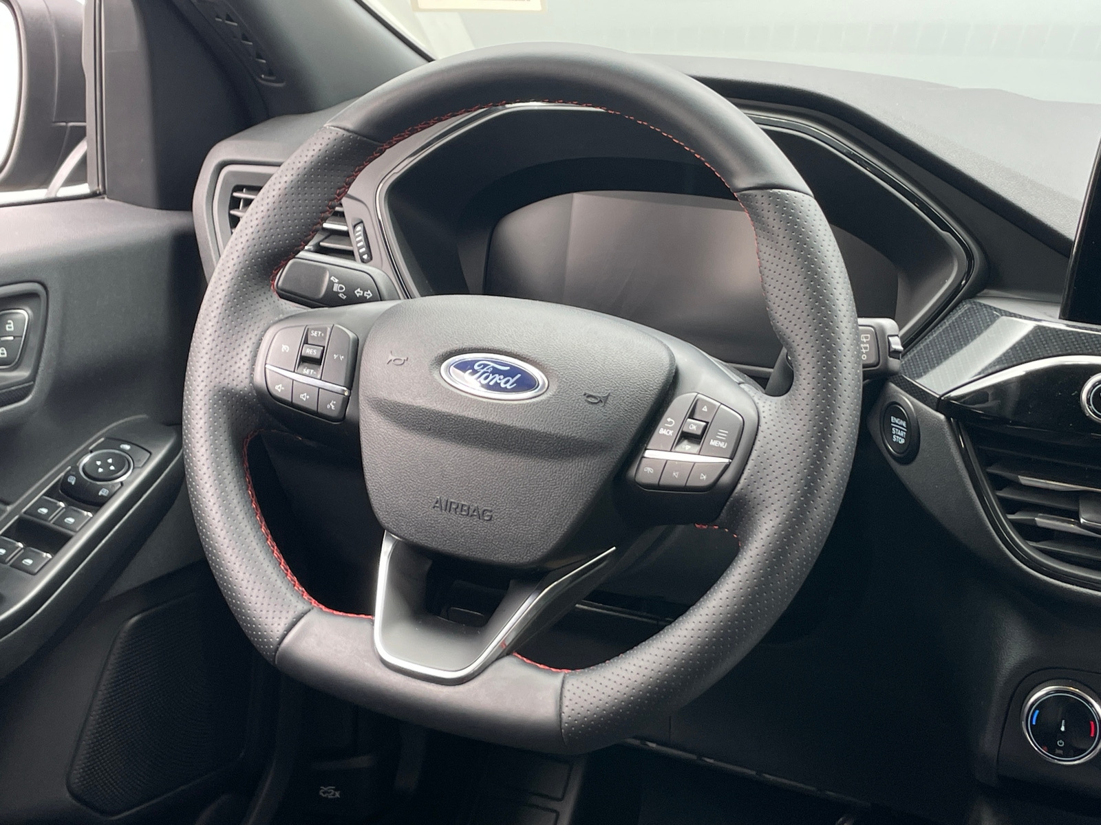 Thumbnail: 2025 Ford Escape - 5