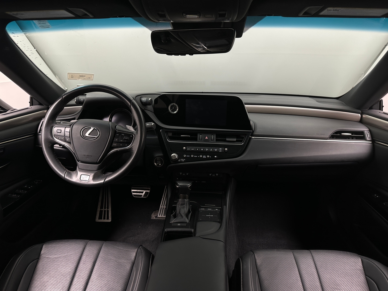 Thumbnail: 2022 Lexus ES - 2