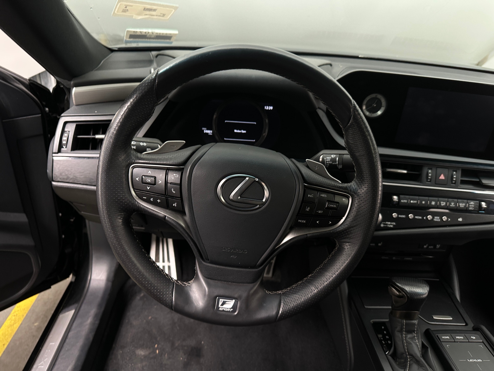 Thumbnail: 2022 Lexus ES - 4