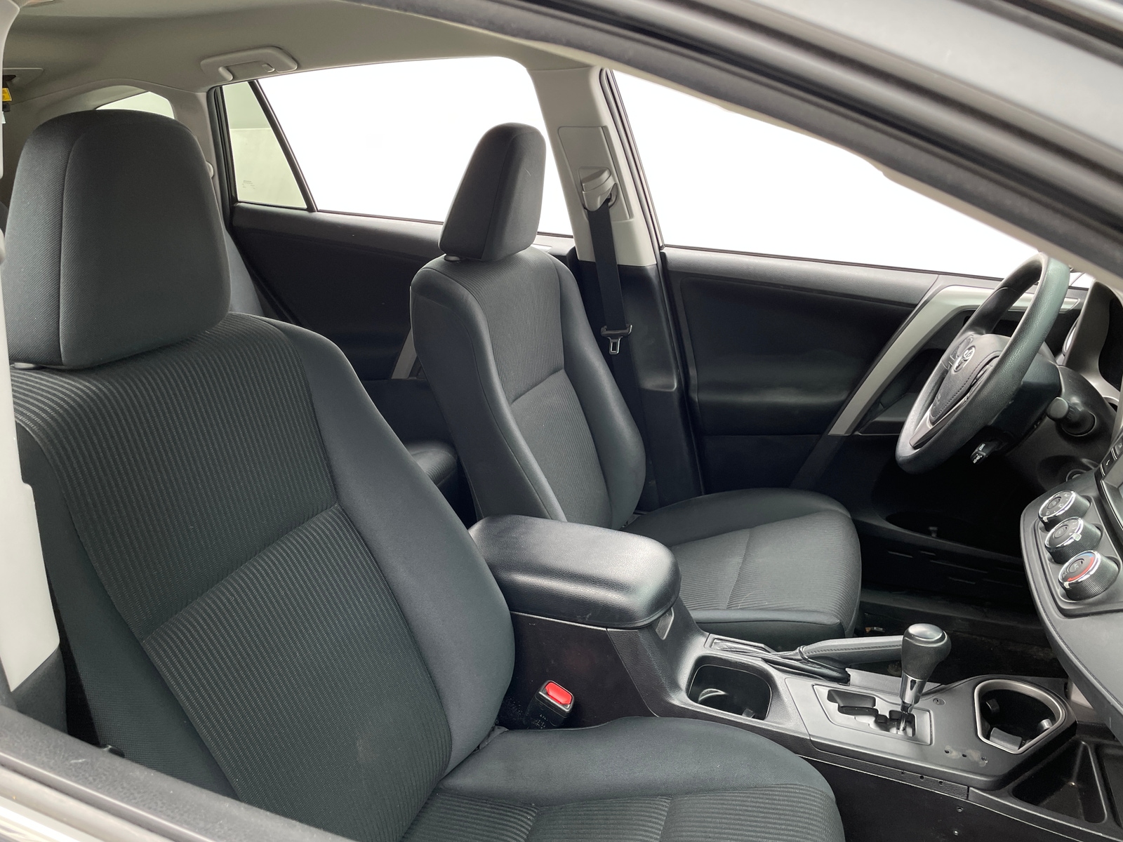 Thumbnail: 2017 Toyota RAV4 - 2