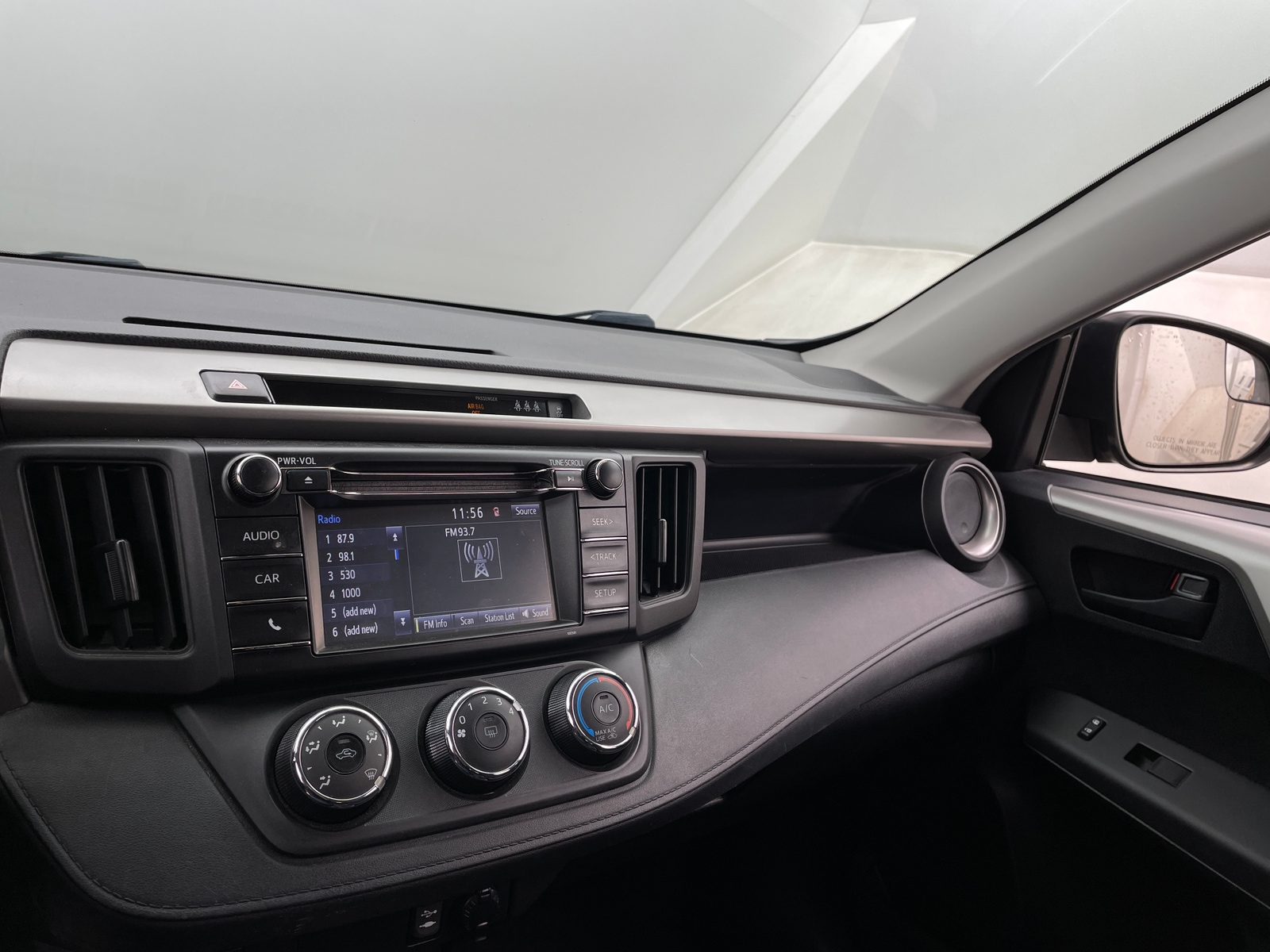 Thumbnail: 2017 Toyota RAV4 - 4