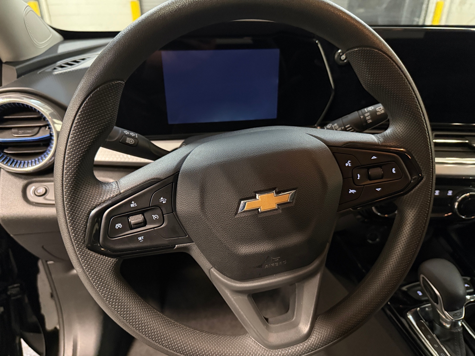 Thumbnail: 2025 Chevrolet Trax - 5