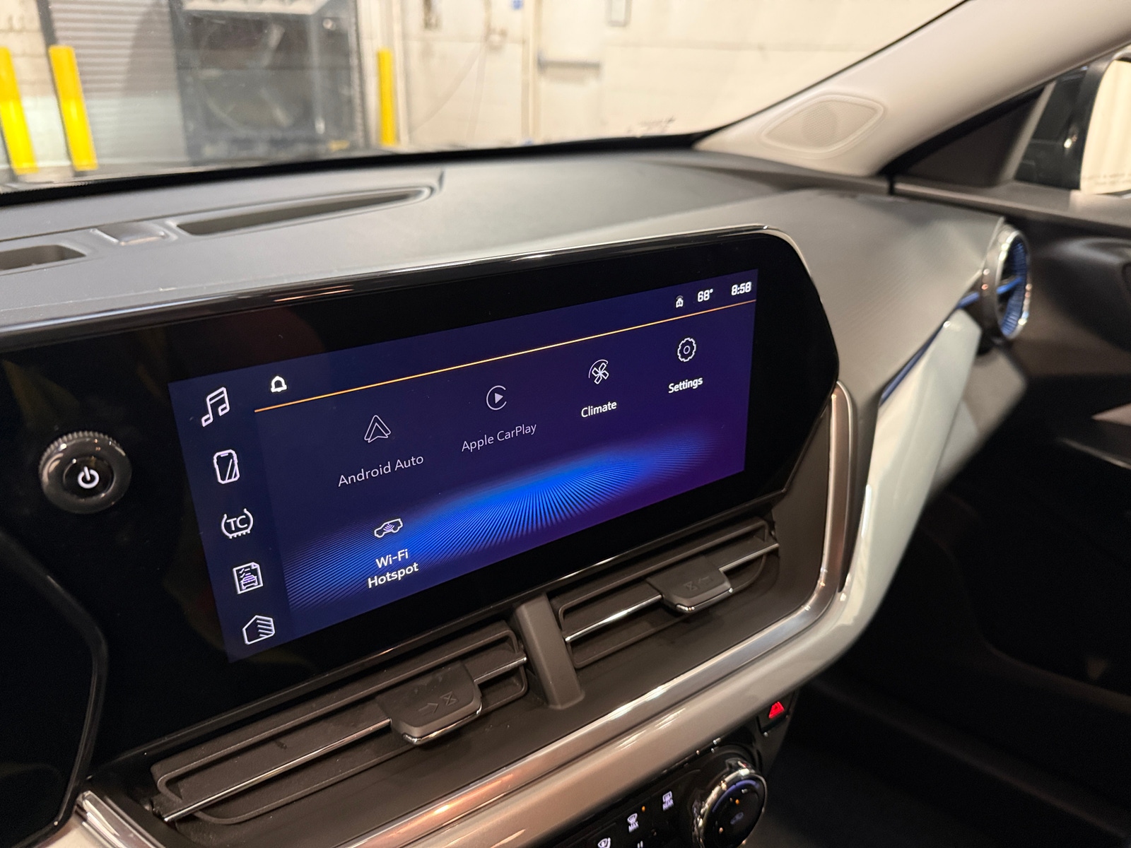 Thumbnail: 2025 Chevrolet Trax - 4