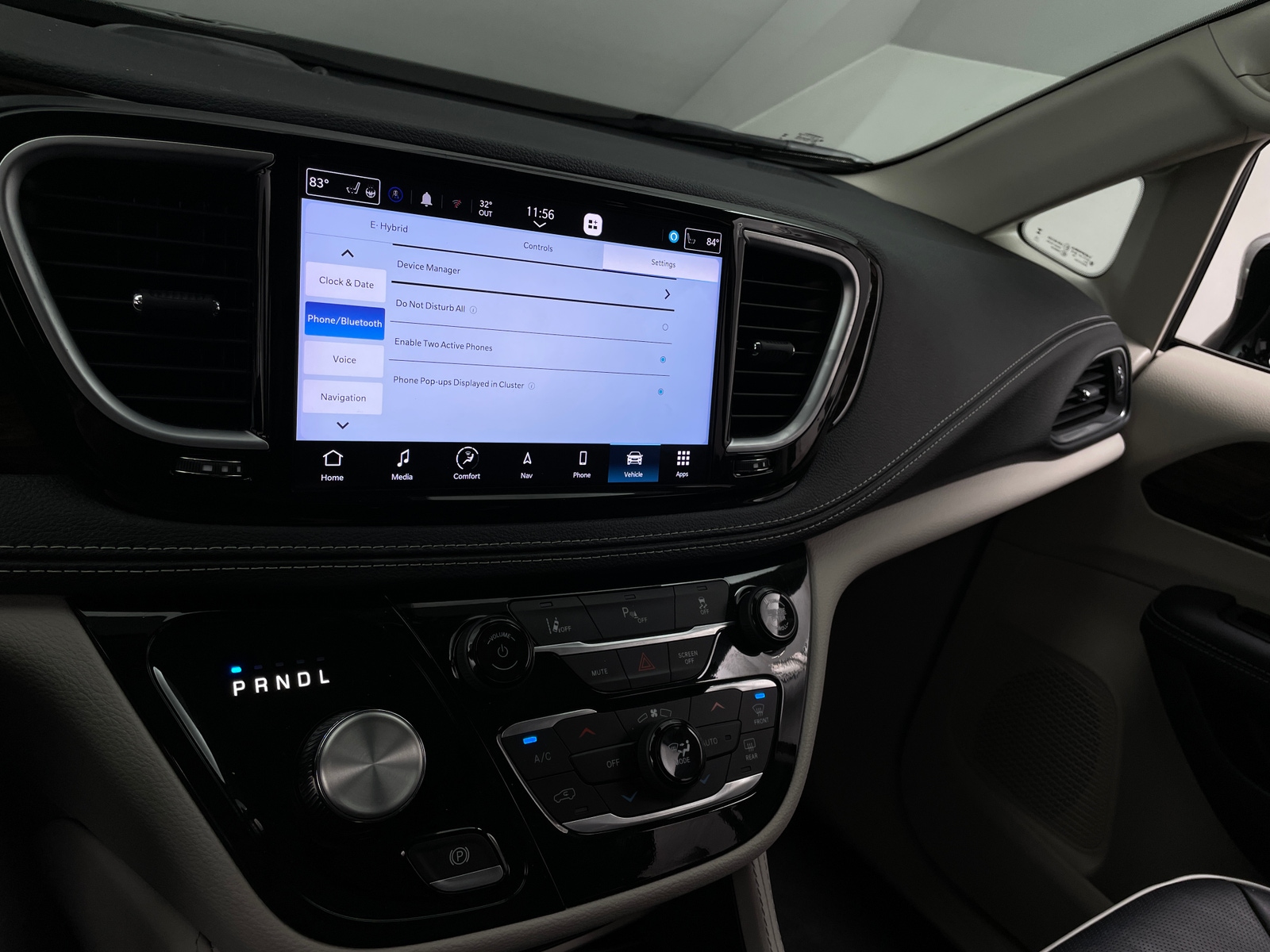 Thumbnail: 2023 Chrysler Pacifica - 3