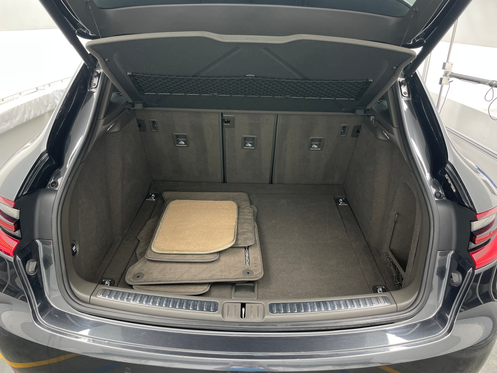 Thumbnail: 2017 Porsche Macan - 6