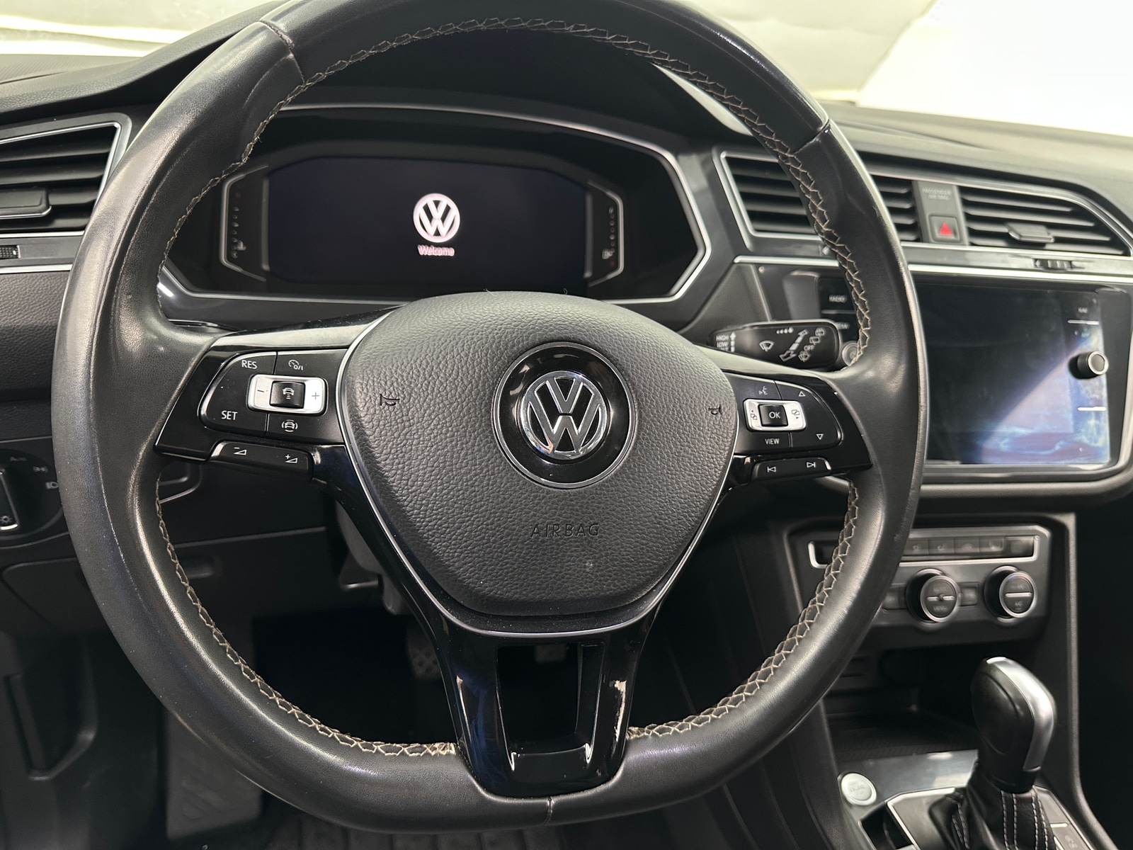 Thumbnail: 2021 Volkswagen Tiguan - 4