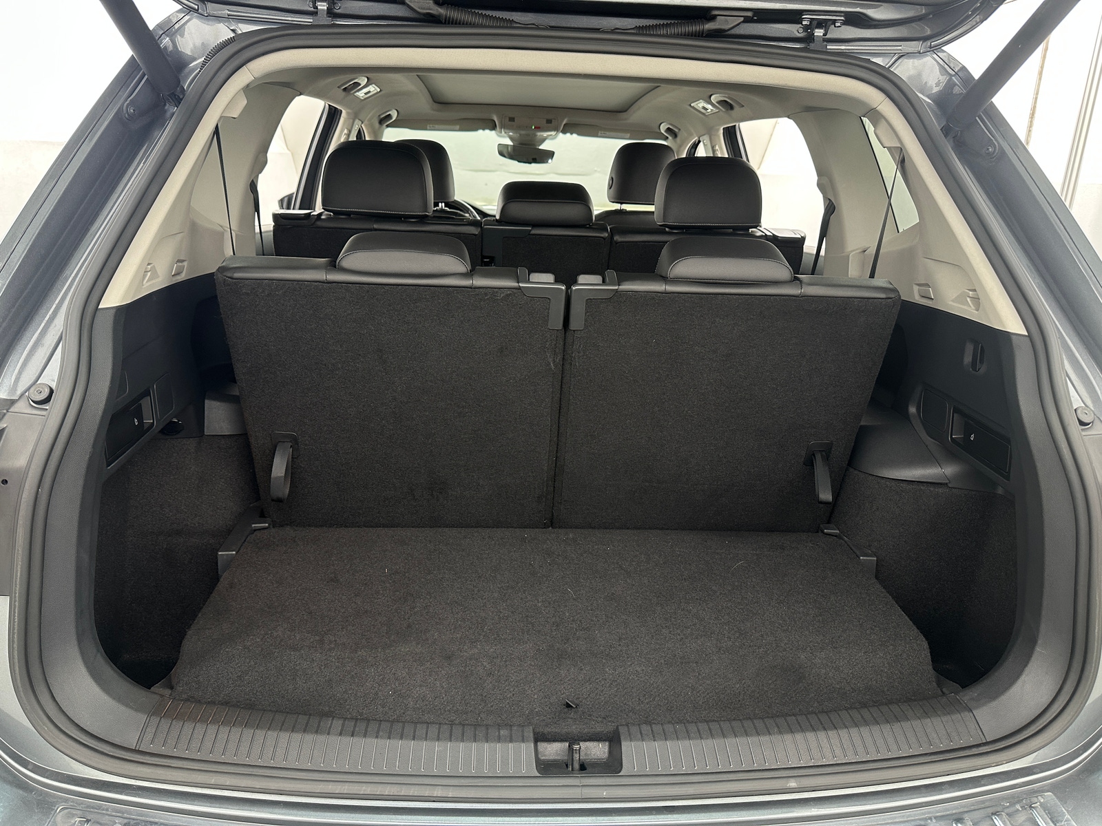 Thumbnail: 2021 Volkswagen Tiguan - 6