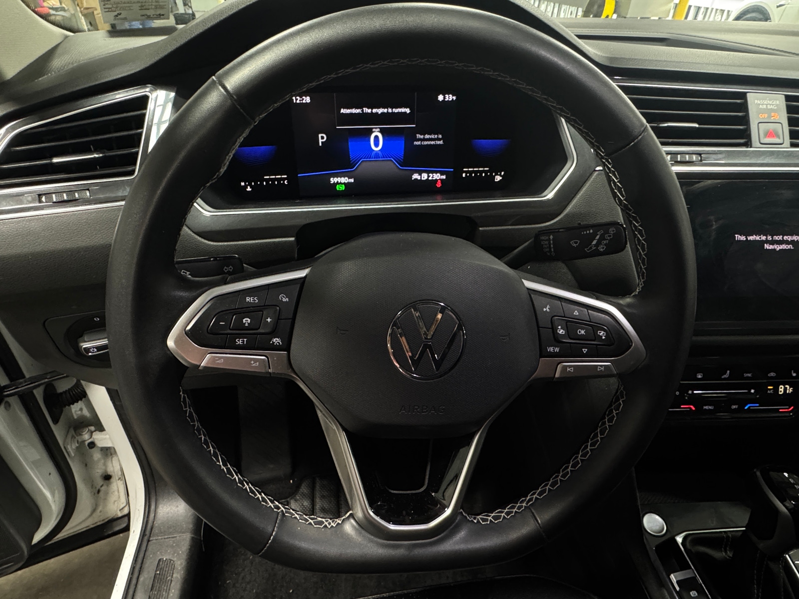 Thumbnail: 2022 Volkswagen Tiguan - 4