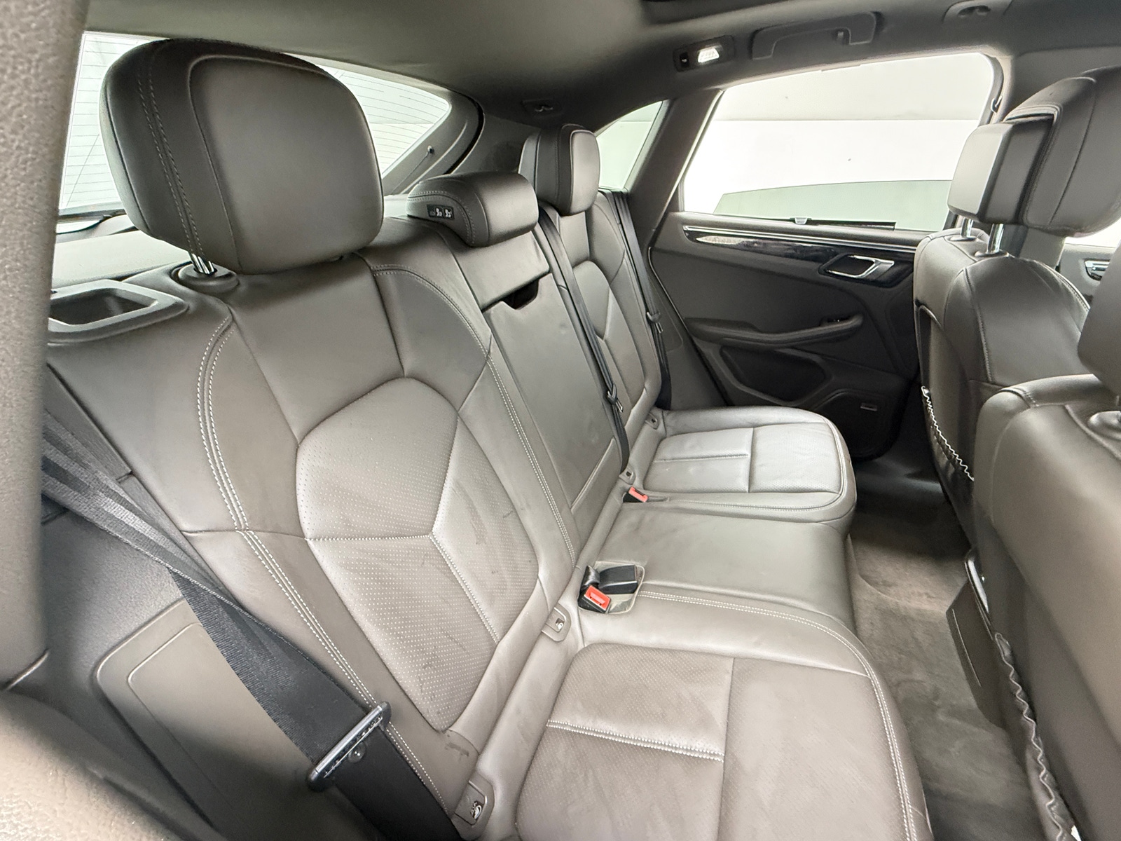 Thumbnail: 2015 Porsche Macan - 6