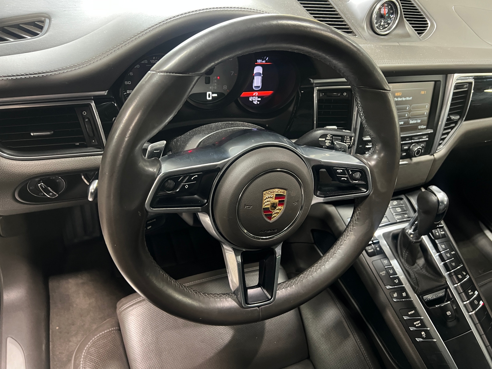 Thumbnail: 2015 Porsche Macan - 5